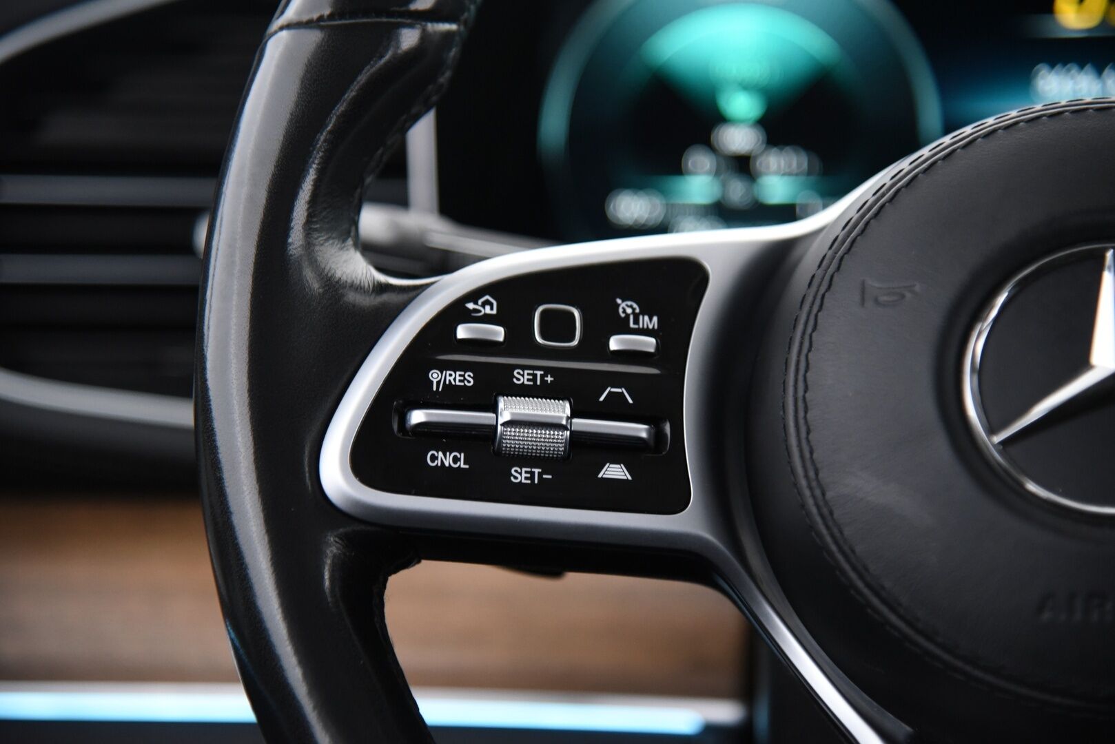 Mercedes-Benz GLE 2021 350 de 4MATIC EQ Power AMG ** Adapt.Vak / HUD / Burmester / Ilmastoidut & Hierovat / 360-Kamera / Ilma-alusta ** - Huippuvarusteltu Yksilö!