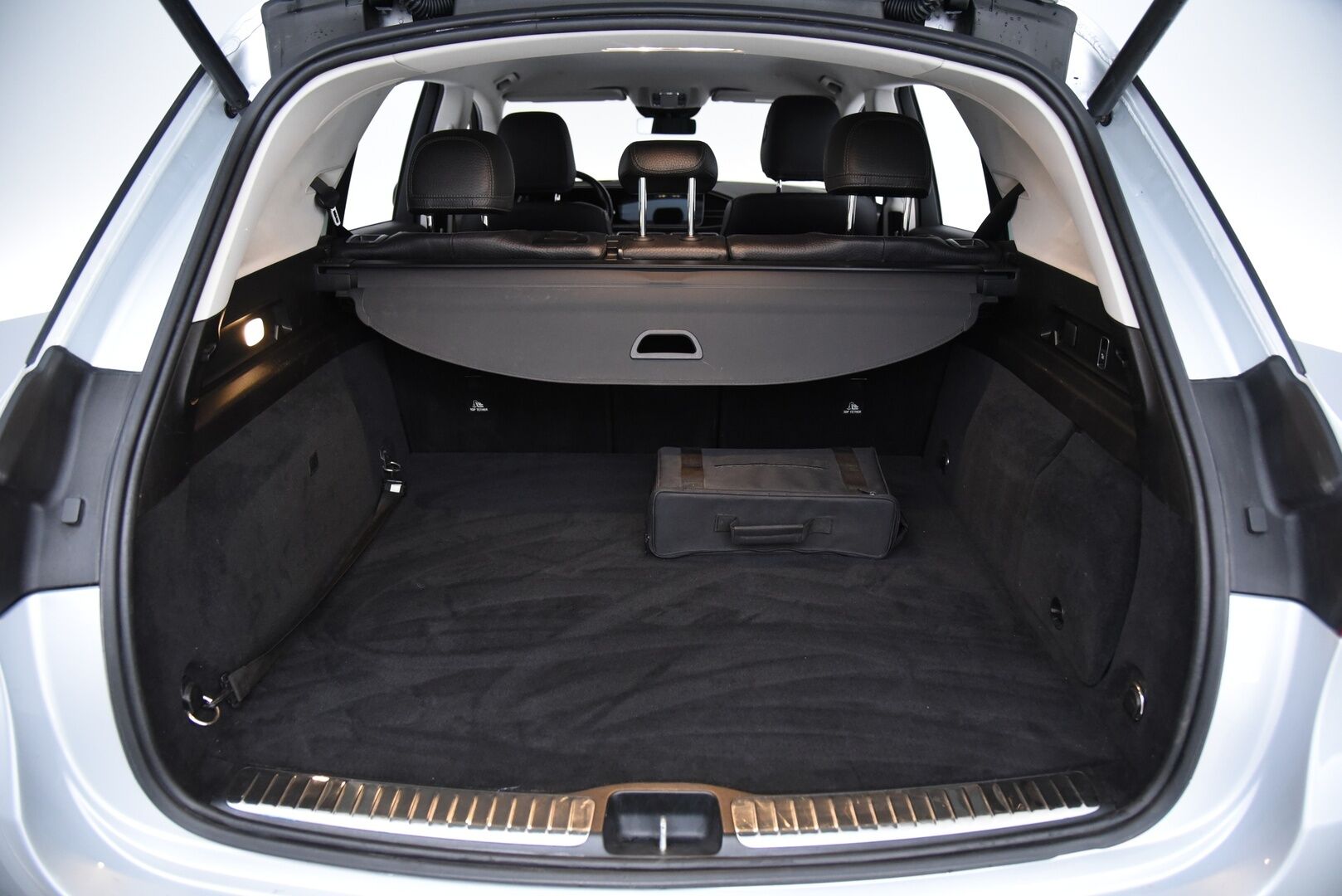 Mercedes-Benz GLE 2021 350 de 4MATIC EQ Power AMG ** Adapt.Vak / HUD / Burmester / Ilmastoidut & Hierovat / 360-Kamera / Ilma-alusta ** - Huippuvarusteltu Yksilö!