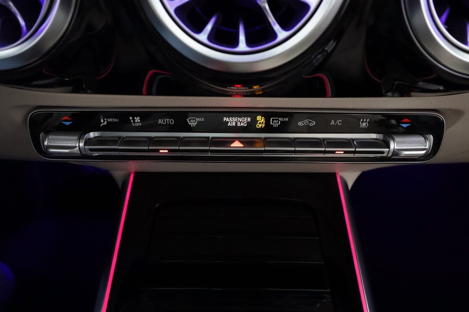 Mercedes-Benz EQA 2024 300 4MATIC Progressive Advanced Plus * Distronic+ / Widescreen / Lisälämmitin / 360-Kamera / Nahkaverhoilu / Apple&Android * - Akku kuntotarkastettu SoH 98,1% / 2x Lataus / Kahdet Renkaat