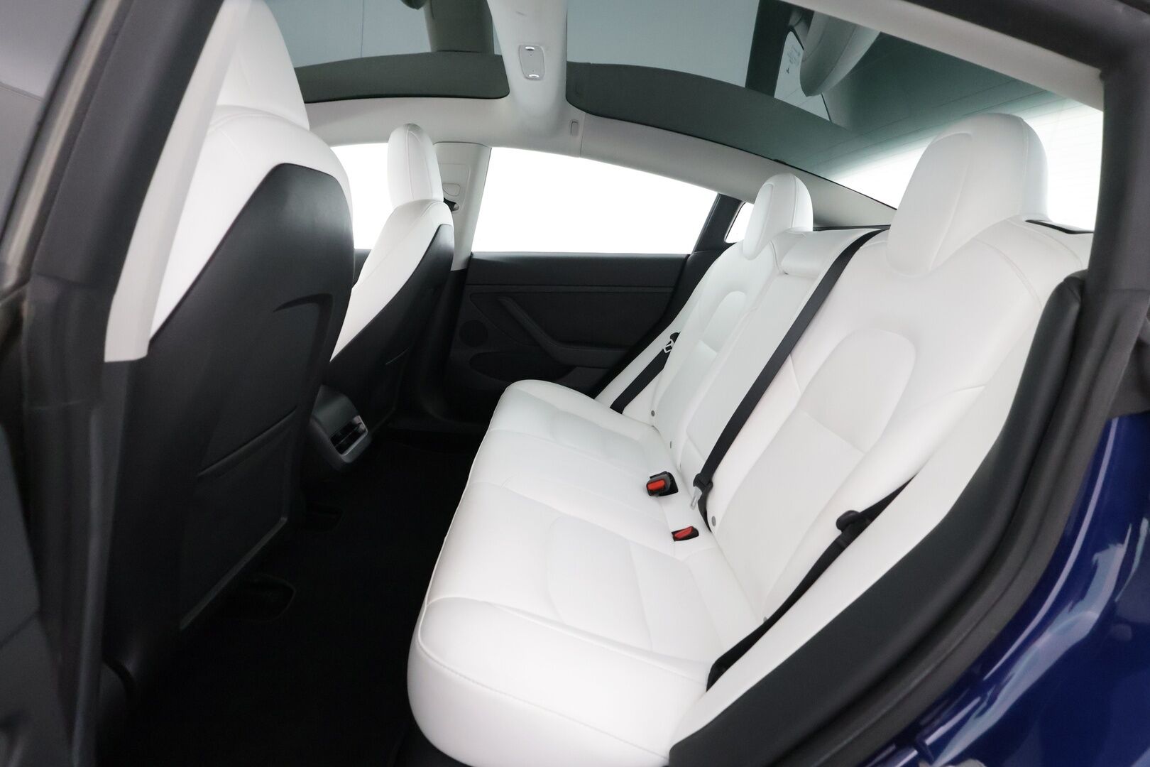Tesla Model 3 2021 Long Range - | ACC | ILP | Koukku | Valkoiset nahat | Matrix | Premium Audio | Lasikatto | Muistipenkki | P.kamera | Lämm. ratti | 2x renkaat aluin | 