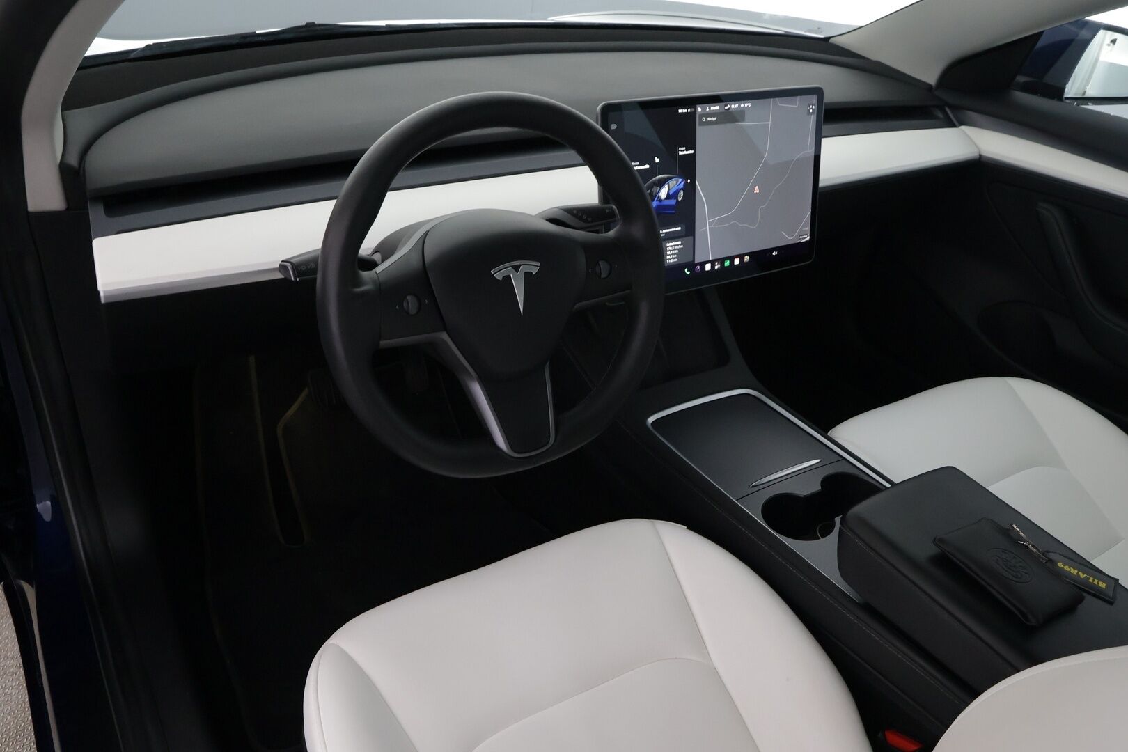 Tesla Model 3 2021 Long Range - | ACC | ILP | Koukku | Valkoiset nahat | Matrix | Premium Audio | Lasikatto | Muistipenkki | P.kamera | Lämm. ratti | 2x renkaat aluin | 