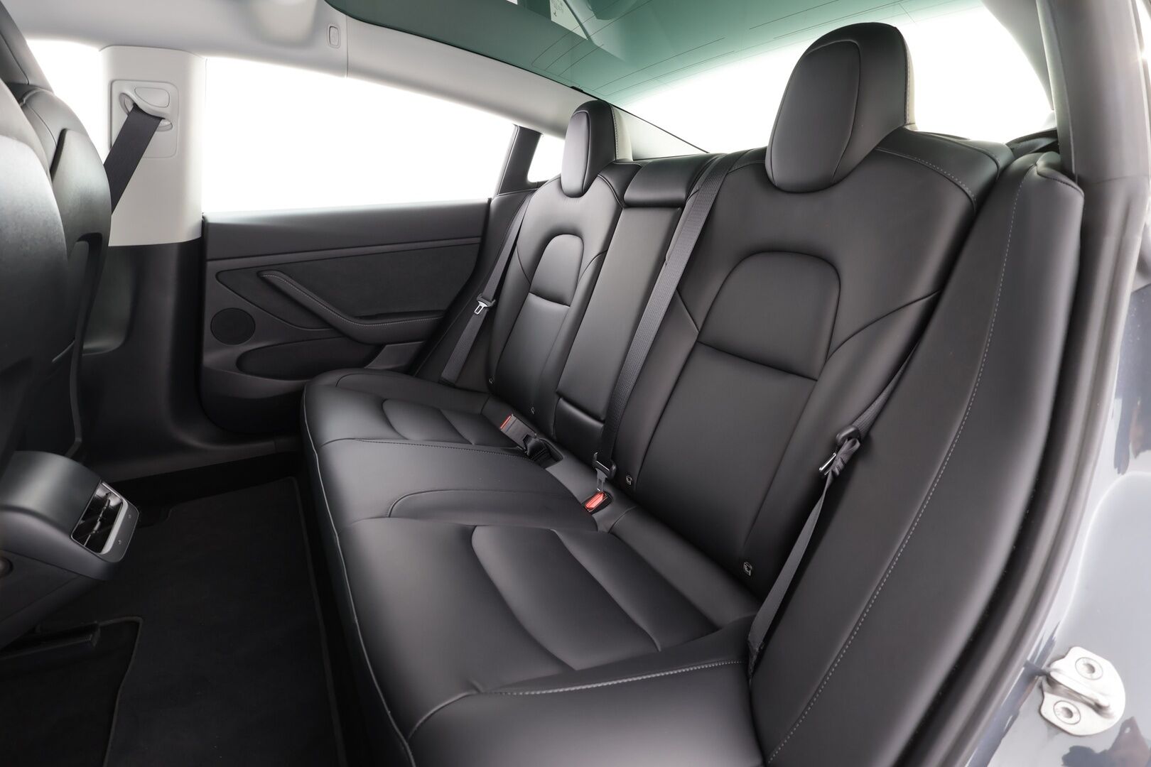 Tesla Model 3 2022 Standard Range Plus * Lasikatto / ILP / ACC / Matrix-LED / Muistipenkki / P.Kamera / Navi / Kaistavahti / Keyless * - 2x Latauskaapelit - HULLU BLACKWEEK KORKOTARJOUS 2,49%