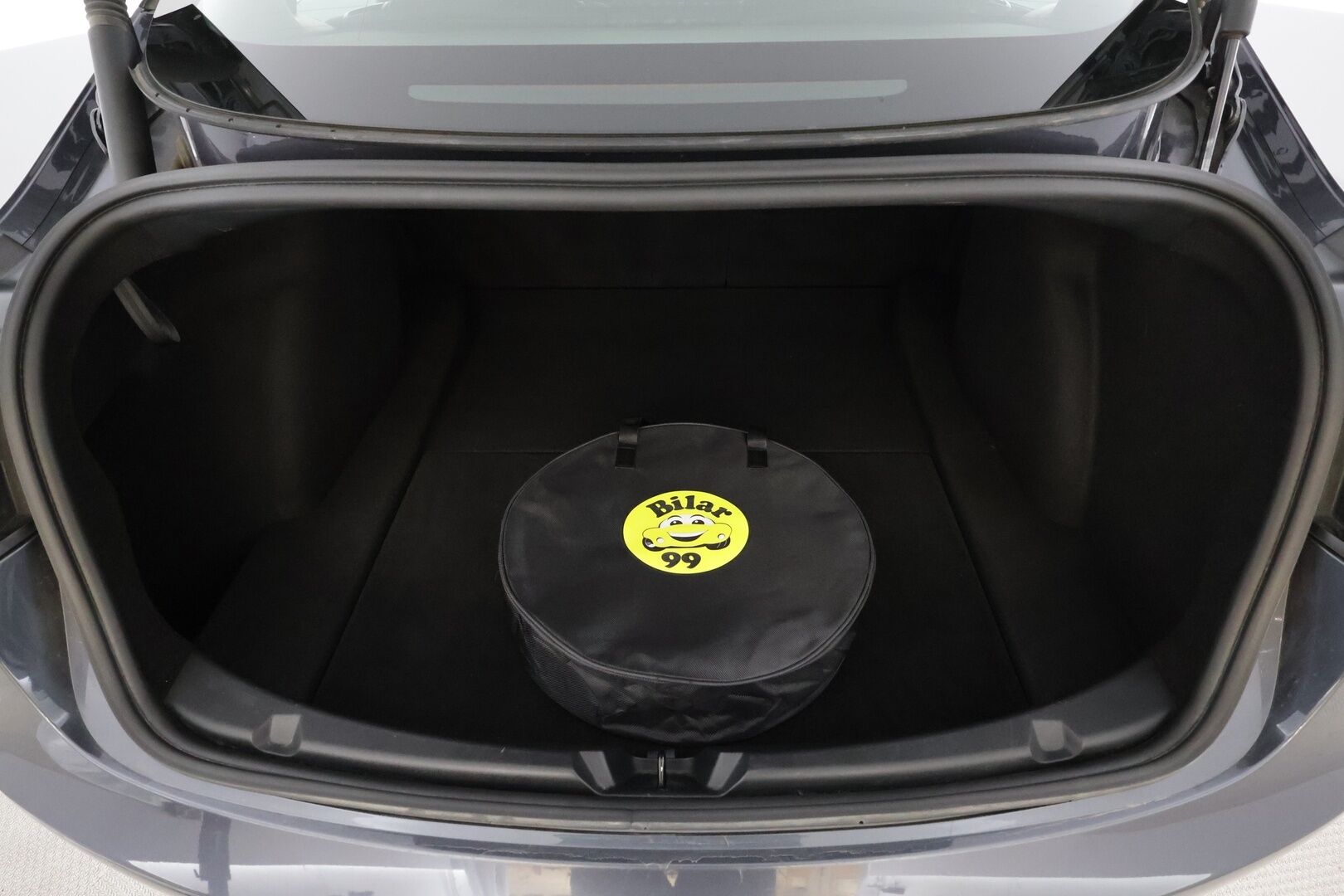 Tesla Model 3 2022 Standard Range Plus * Lasikatto / ILP / ACC / Matrix-LED / Muistipenkki / P.Kamera / Navi / Kaistavahti / Keyless * - 2x Latauskaapelit - HULLU BLACKWEEK KORKOTARJOUS 2,49%