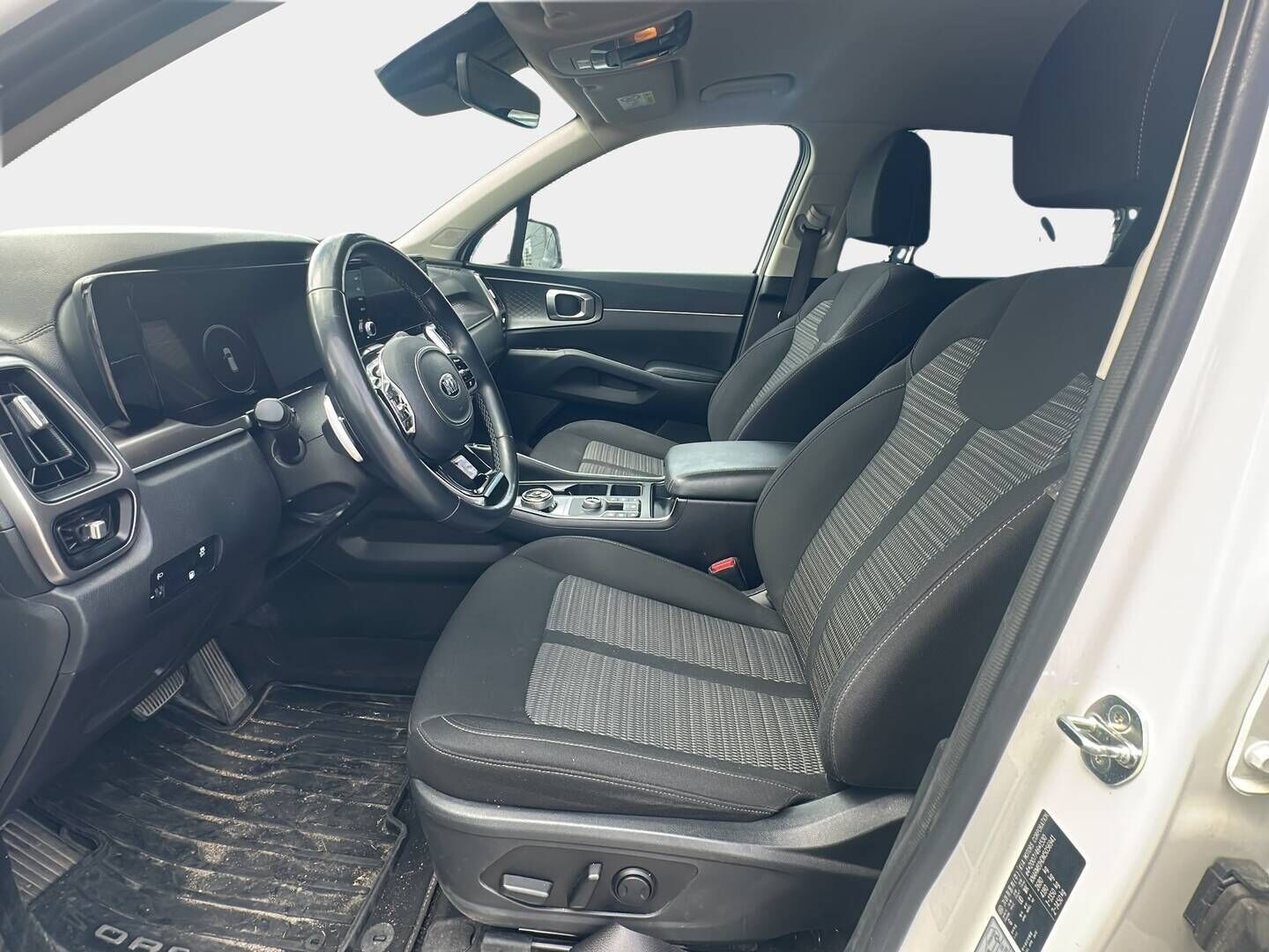 KIA SORENTO 2021 1,6 T-GDI Plug-in AWD Business AT 7P - | Adapt.Vakkari | Lohko+Sisäp. | Koukku | Peruutuskamera | KeylessGo | Navi | SoH 95,7!!!! | Tulossa toimipisteeseen! | 