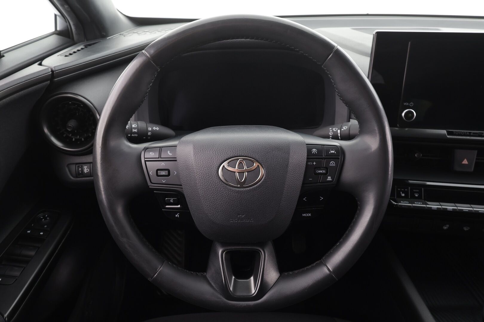 Toyota C-HR 2024 1,8 Hybrid Active * ACC / LED / P.Kamera / Kaistavahti / Katveavustin / Keyless / Digimittaristo * - 1-om Suomi-auto / Kahdet renkaat / Merkkihuollot - HULLUT BLACKWEEK JATKOT - KORKOTARJOUS 2,49%