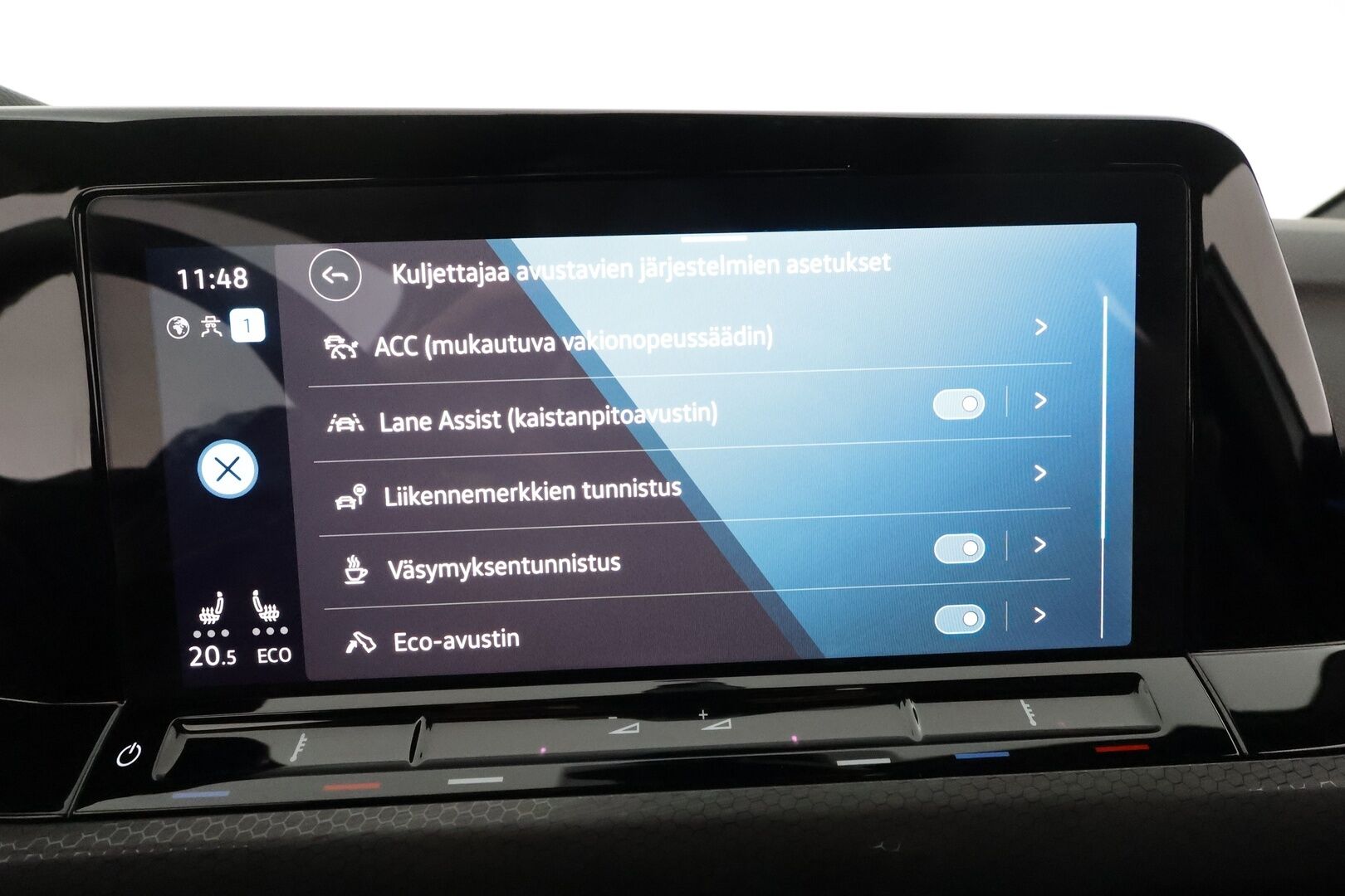Volkswagen Golf 2021 GTE 180 kW (PHEV) DSG-automaatti **Adapt.Vakkari / Matrix-LED / P.Kamera / Navi / Kaistavahti / Digimittaristo** - Akku kuntotarkastettu / Apple&Android / 3-Alueinen AC / 1x Vanteet / 2x Renkaat