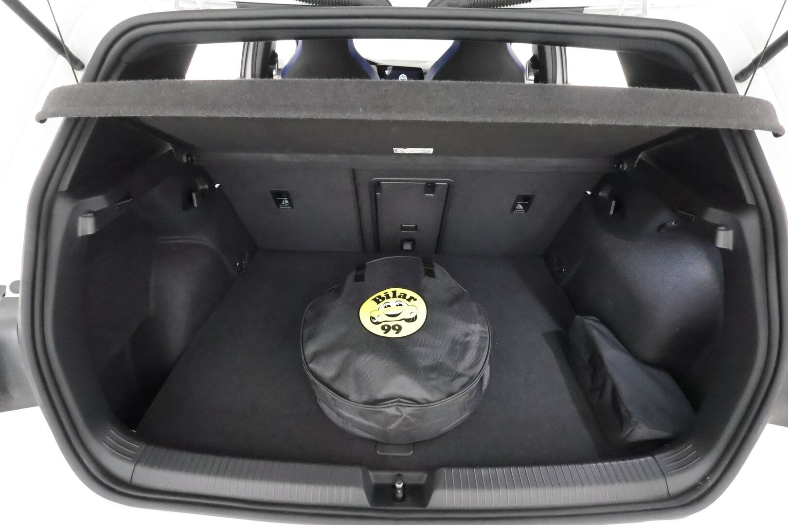 Volkswagen Golf 2021 GTE 180 kW (PHEV) DSG-automaatti **Adapt.Vakkari / Matrix-LED / P.Kamera / Navi / Kaistavahti / Digimittaristo** - Akku kuntotarkastettu / Apple&Android / 3-Alueinen AC / 1x Vanteet / 2x Renkaat