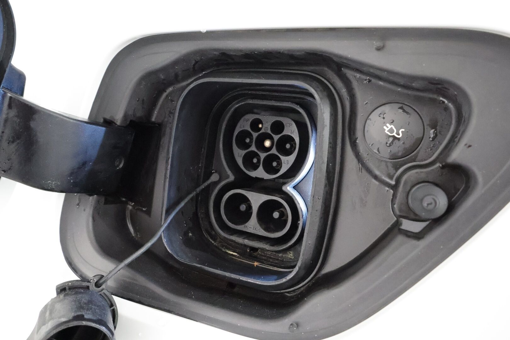 Polestar 2 2023 Long Range Dual Motor 300kW * Pilot&Plus / H&K / ILP / ACC / LED / Lasikatto / 360° / Sportpenkki Muistilla / Navi * - Akku kuntotarkastettu 95,3% / 2x Latauskaapelit - HULLU BLACKWEEK KORKOTARJOUS 2,49%