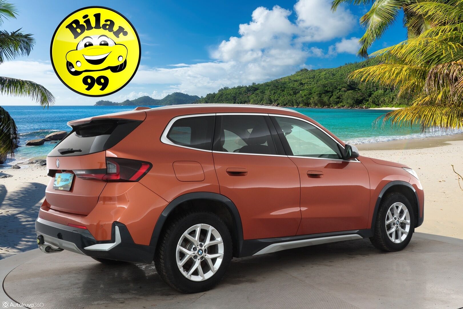 BMW X1 2024 xDrive25e xLine / Adapt. Vakkari / Koukku / Harman/Kardon / P-kamera / Adapt. Ledit / Muistipenkki / Comfort Access - 3,99% KORKOTARJOUS TÄHÄN AUTOON 21.9. ASTI - Tehtaan vetoukokku / 1-omisteinen / 2x BMW:n aluvanteet 