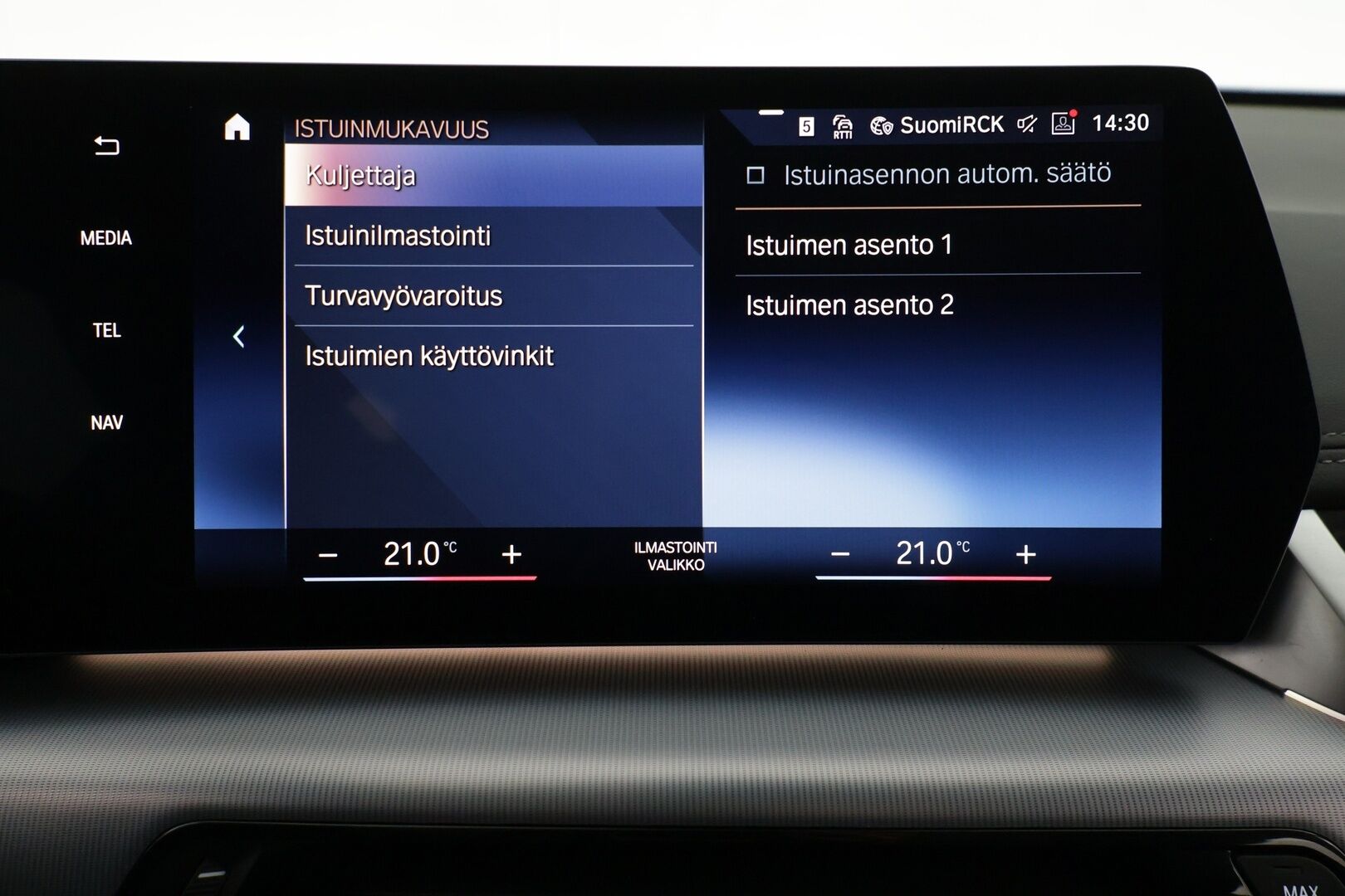 BMW X1 2024 xDrive25e xLine / Adapt. Vakkari / Koukku / Harman/Kardon / P-kamera / Adapt. Ledit / Muistipenkki / Comfort Access - 3,99% KORKOTARJOUS TÄHÄN AUTOON 21.9. ASTI - Tehtaan vetoukokku / 1-omisteinen / 2x BMW:n aluvanteet 
