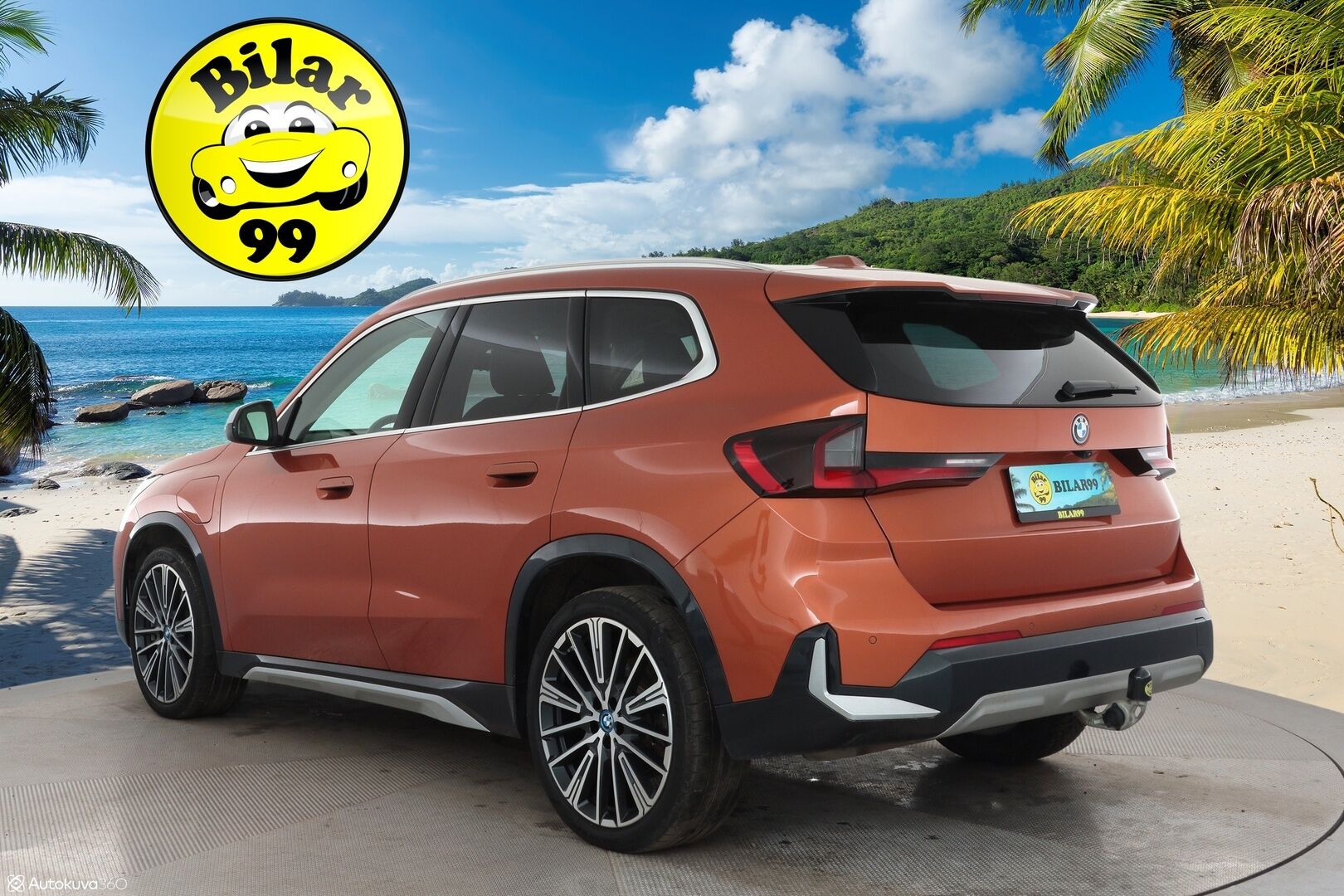 BMW X1 2024 xDrive25e xLine / Adapt. Vakkari / Koukku / Harman/Kardon / P-kamera / Adapt. Ledit / Muistipenkki / Comfort Access - 3,99% KORKOTARJOUS TÄHÄN AUTOON 21.9. ASTI - Tehtaan vetoukokku / 1-omisteinen / 2x BMW:n aluvanteet 