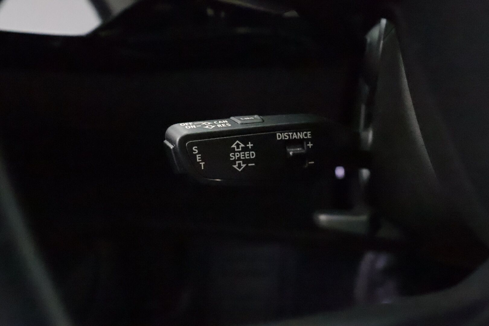 AUDI E-TRON 2020 50 Launch Edition plus 71 kWh - Adapt.vakkari / Koukku / P.tutkat / Navi / Nahkapelnkit / Tulossa toimipisteeseen!