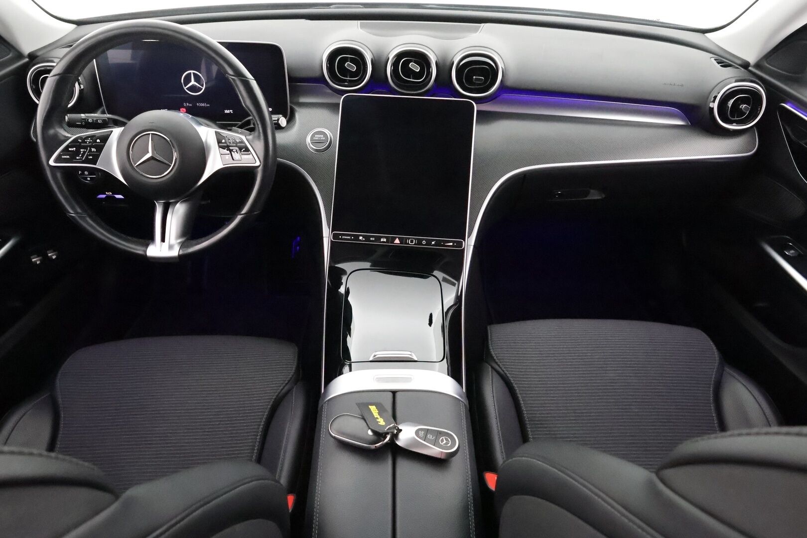MERCEDES-BENZ C 2022 300 e Avantgarde - 3,99 % KORKOTARJOUS TÄHÄN AUTOON - Mattaharmaaksi teipattu / P-kamera / Koukku / Vakkari / Kaistavahti / 2x renkaat / Ratinlämmitin / Puolinahka Sporttipenkit / 