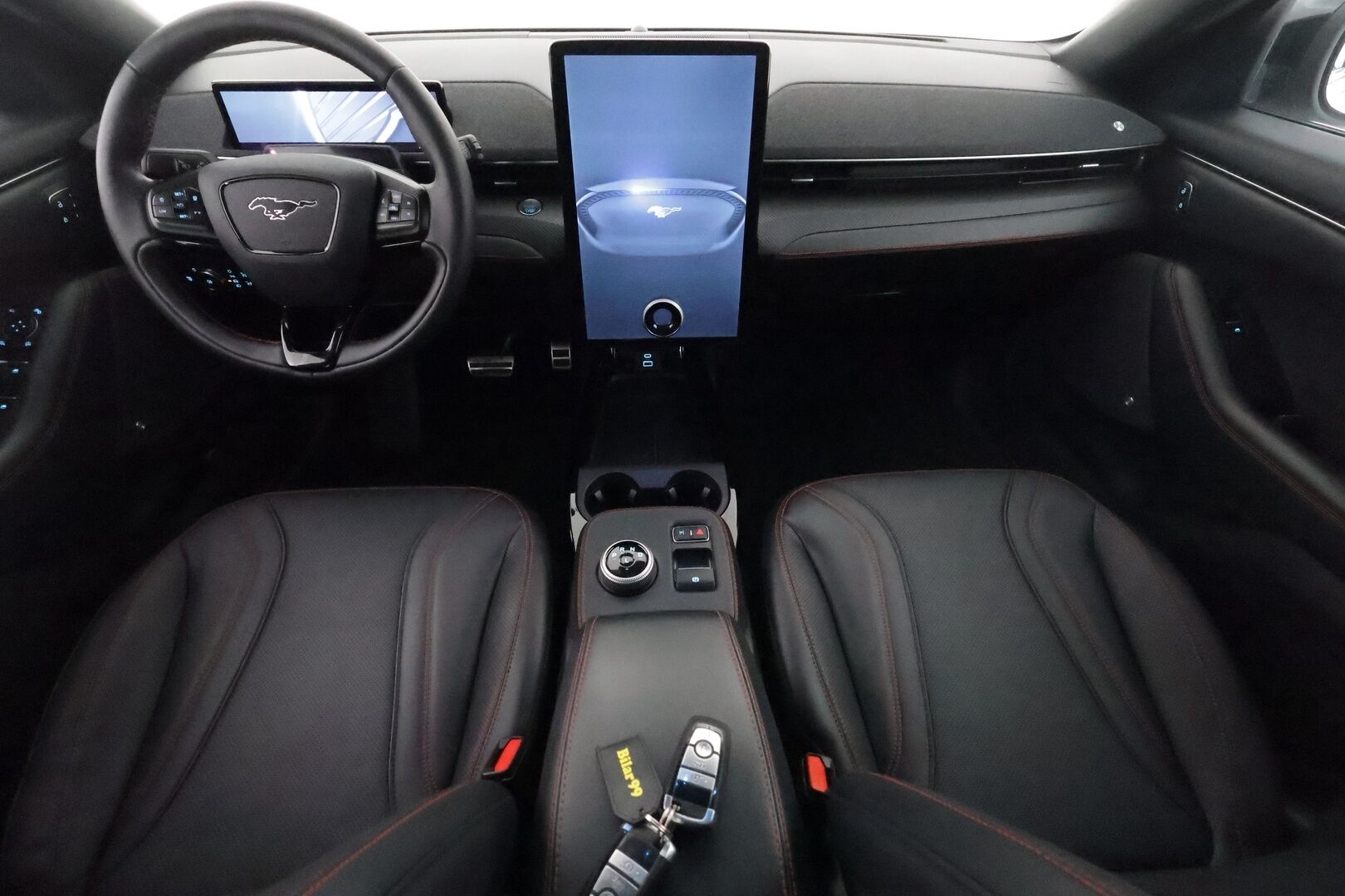 FORD MUSTANG MACH-E 2021 351hv AWD **Lasikatto / 360° Kamera / Adapt.Vakkari / Muistipenkki / Bang&Olufsen /  LED-valot / Apple&Android** - 3,99 % KORKOTARJOUS TÄHÄN AUTOON - Koukkuvalmius /  Kaistavahti /Navi / KeylessGo / 2x Renkaat / Akku kuntotarkistettu