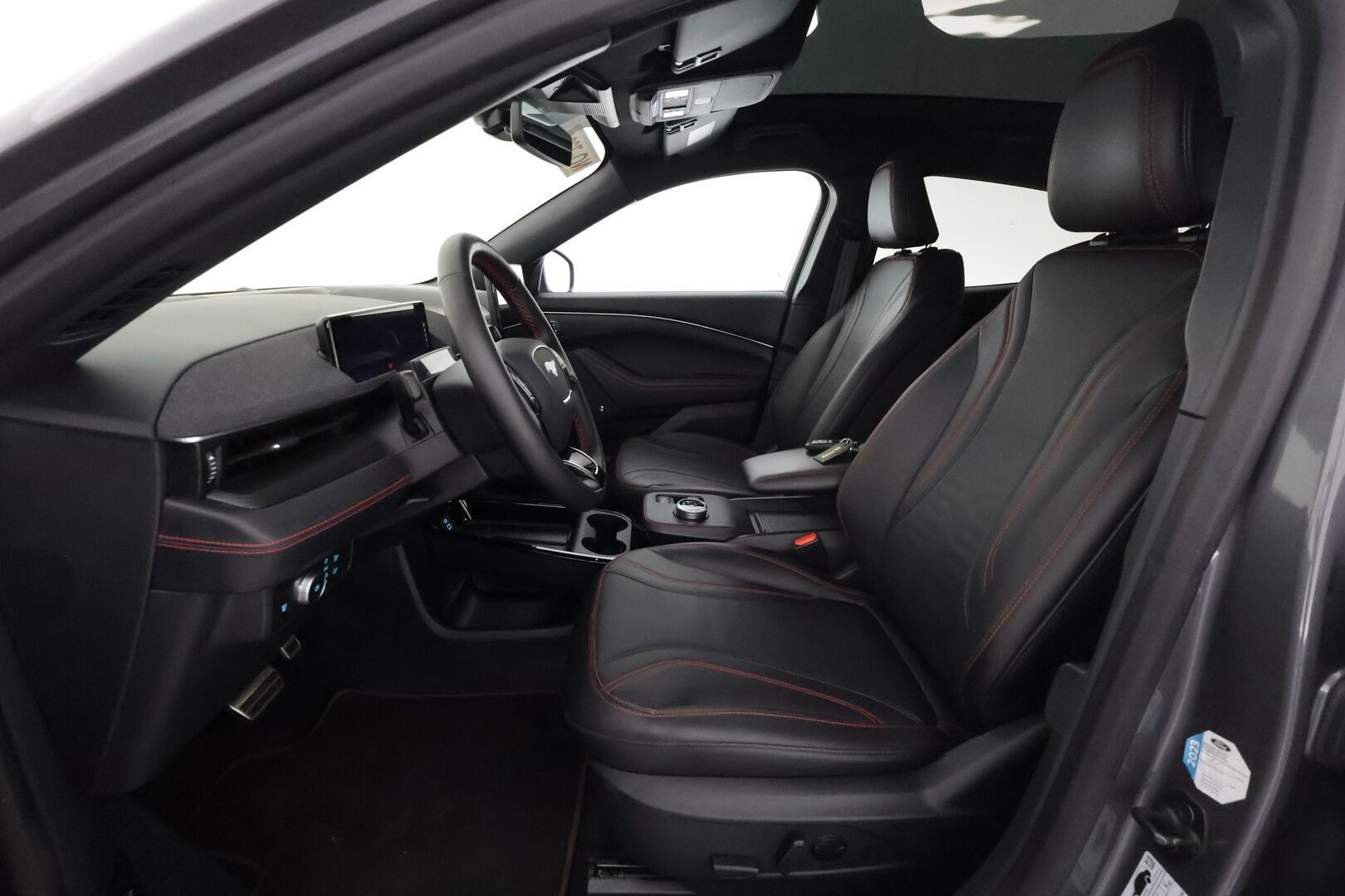 FORD MUSTANG MACH-E 2021 351hv AWD **Lasikatto / 360° Kamera / Adapt.Vakkari / Muistipenkki / Bang&Olufsen /  LED-valot / Apple&Android** - 3,99 % KORKOTARJOUS TÄHÄN AUTOON - Koukkuvalmius /  Kaistavahti /Navi / KeylessGo / 2x Renkaat / Akku kuntotarkistettu