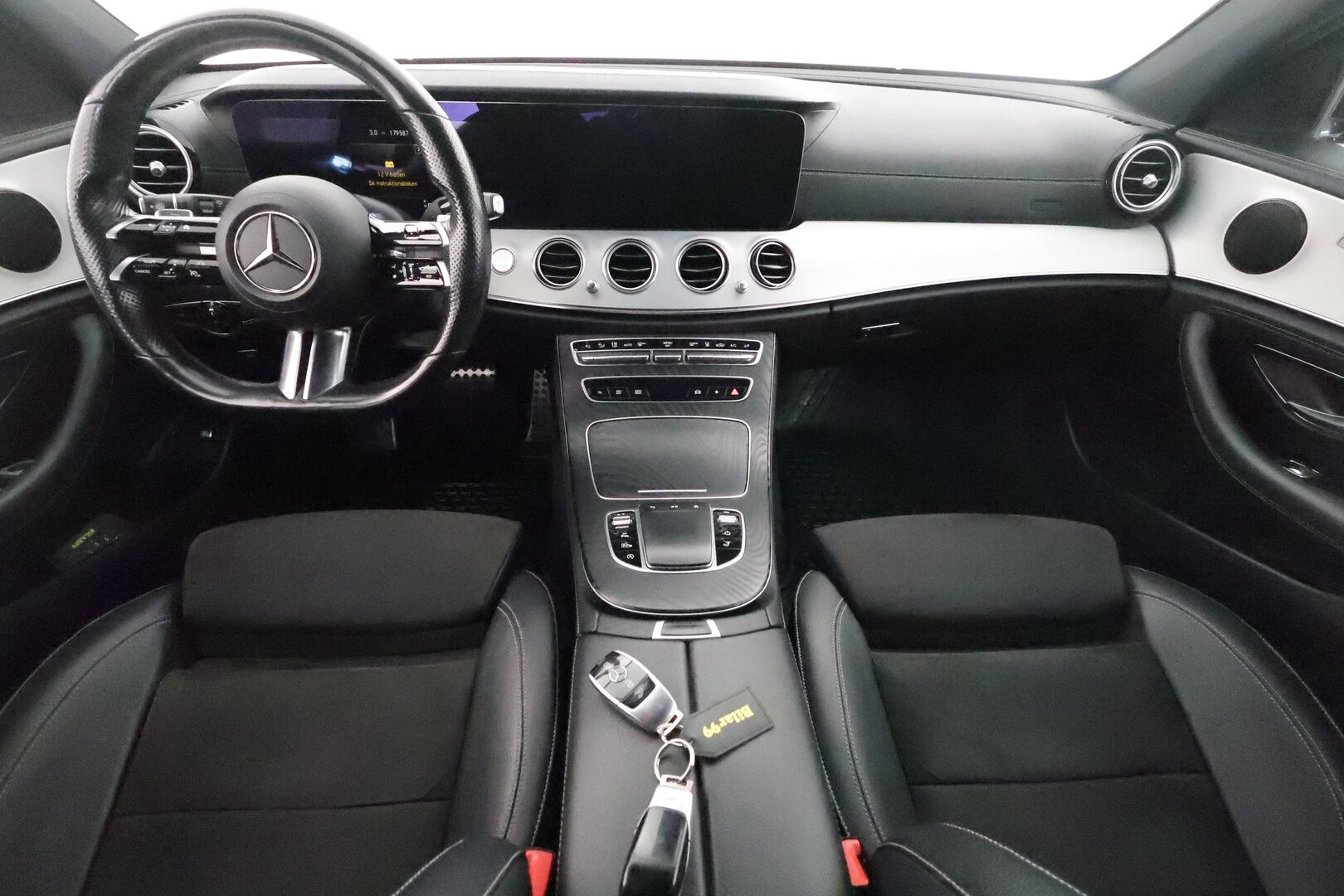 MERCEDES-BENZ E 2021 220 T d 4MATIC AMG - 3,99 % KORKOTARJOUS TÄHÄN AUTOON - * Widescreen / Webasto / Koukku / Adapt.Vakkari / P. Kamera / Sporttipenkit / LED-valot / Navi / Kaistavahti / 2x Renkaat*