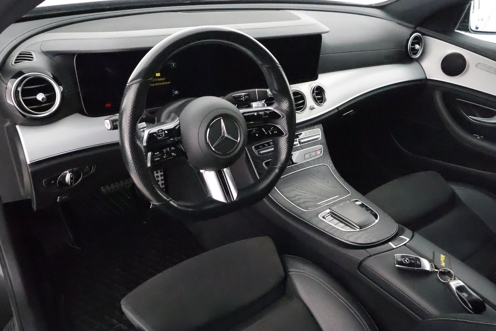 MERCEDES-BENZ E 2021 220 T d 4MATIC AMG - 3,99 % KORKOTARJOUS TÄHÄN AUTOON - * Widescreen / Webasto / Koukku / Adapt.Vakkari / P. Kamera / Sporttipenkit / LED-valot / Navi / Kaistavahti / 2x Renkaat*
