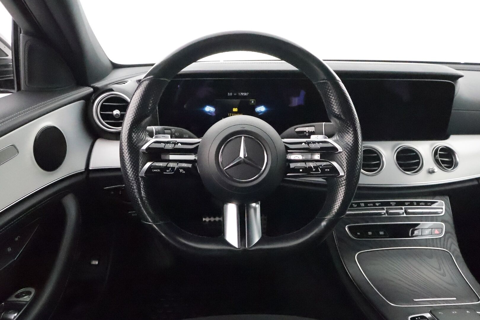 MERCEDES-BENZ E 2021 220 T d 4MATIC AMG - 3,99 % KORKOTARJOUS TÄHÄN AUTOON - * Widescreen / Webasto / Koukku / Adapt.Vakkari / P. Kamera / Sporttipenkit / LED-valot / Navi / Kaistavahti / 2x Renkaat*