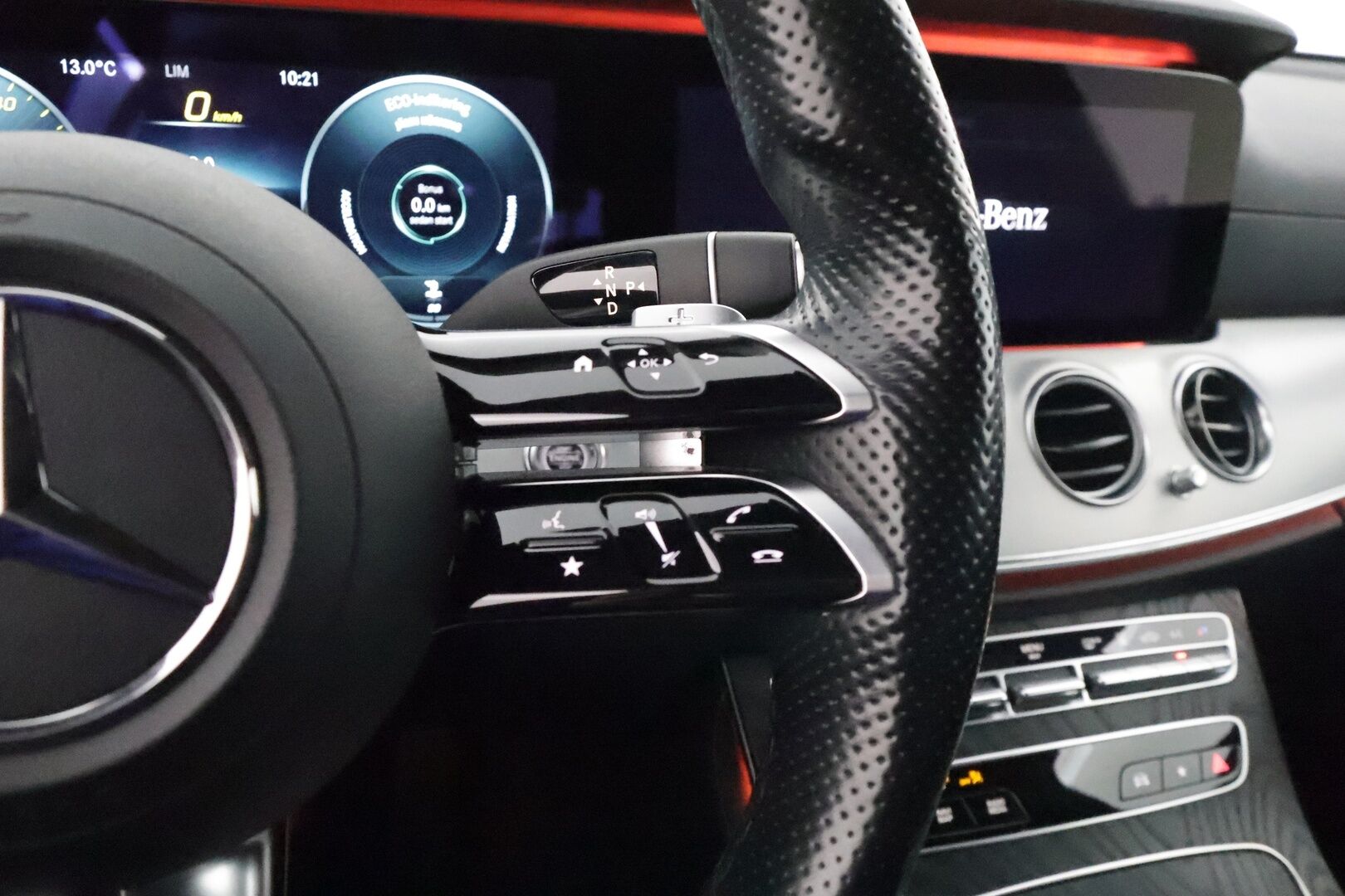 MERCEDES-BENZ E 2021 220 T d 4MATIC AMG - 3,99 % KORKOTARJOUS TÄHÄN AUTOON - * Widescreen / Webasto / Koukku / Adapt.Vakkari / P. Kamera / Sporttipenkit / LED-valot / Navi / Kaistavahti / 2x Renkaat*
