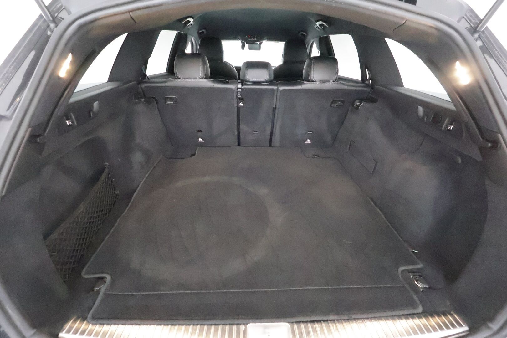 MERCEDES-BENZ E 2021 220 T d 4MATIC AMG - 3,99 % KORKOTARJOUS TÄHÄN AUTOON - * Widescreen / Webasto / Koukku / Adapt.Vakkari / P. Kamera / Sporttipenkit / LED-valot / Navi / Kaistavahti / 2x Renkaat*