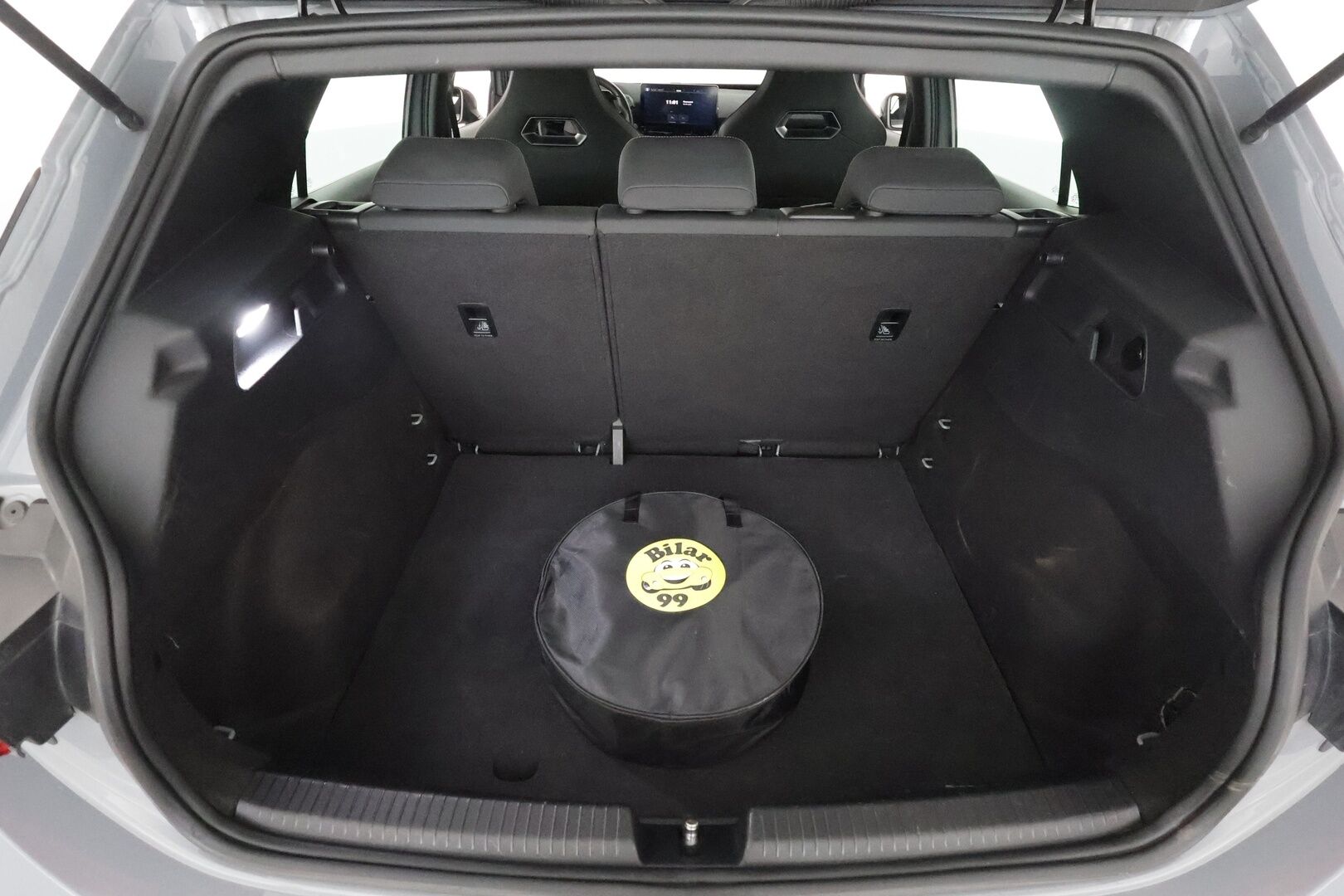 CUPRA BORN 2022 150 kW 58kWh ** Lämpöpumppu / Adapt.vakkari / 2x vanteet / P-Kamera / Apple&Android / Sporttipenkit / Navi / Digimittari