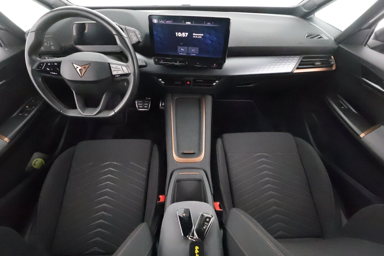 CUPRA BORN 2022 150 kW 58kWh ** Lämpöpumppu / Adapt.vakkari / 2x vanteet / P-Kamera / Apple&Android / Sporttipenkit / Navi / Digimittari