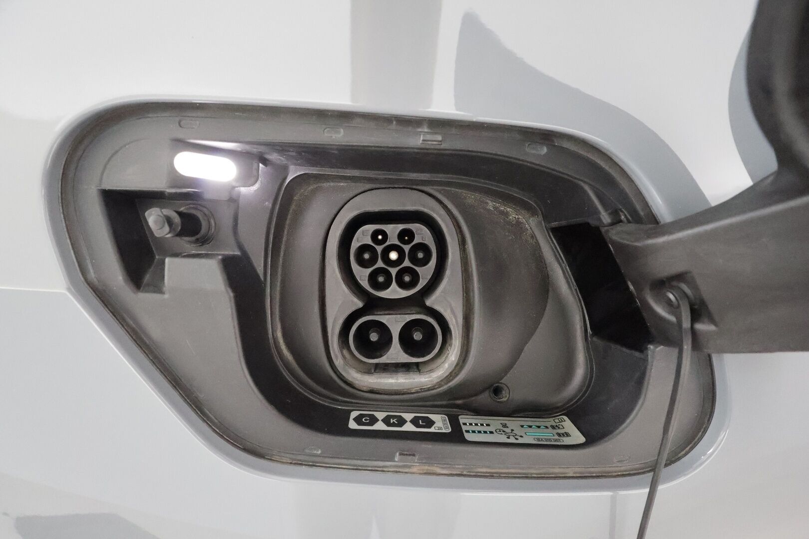 CUPRA BORN 2022 150 kW 58kWh ** Lämpöpumppu / Adapt.vakkari / 2x vanteet / P-Kamera / Apple&Android / Sporttipenkit / Navi / Digimittari