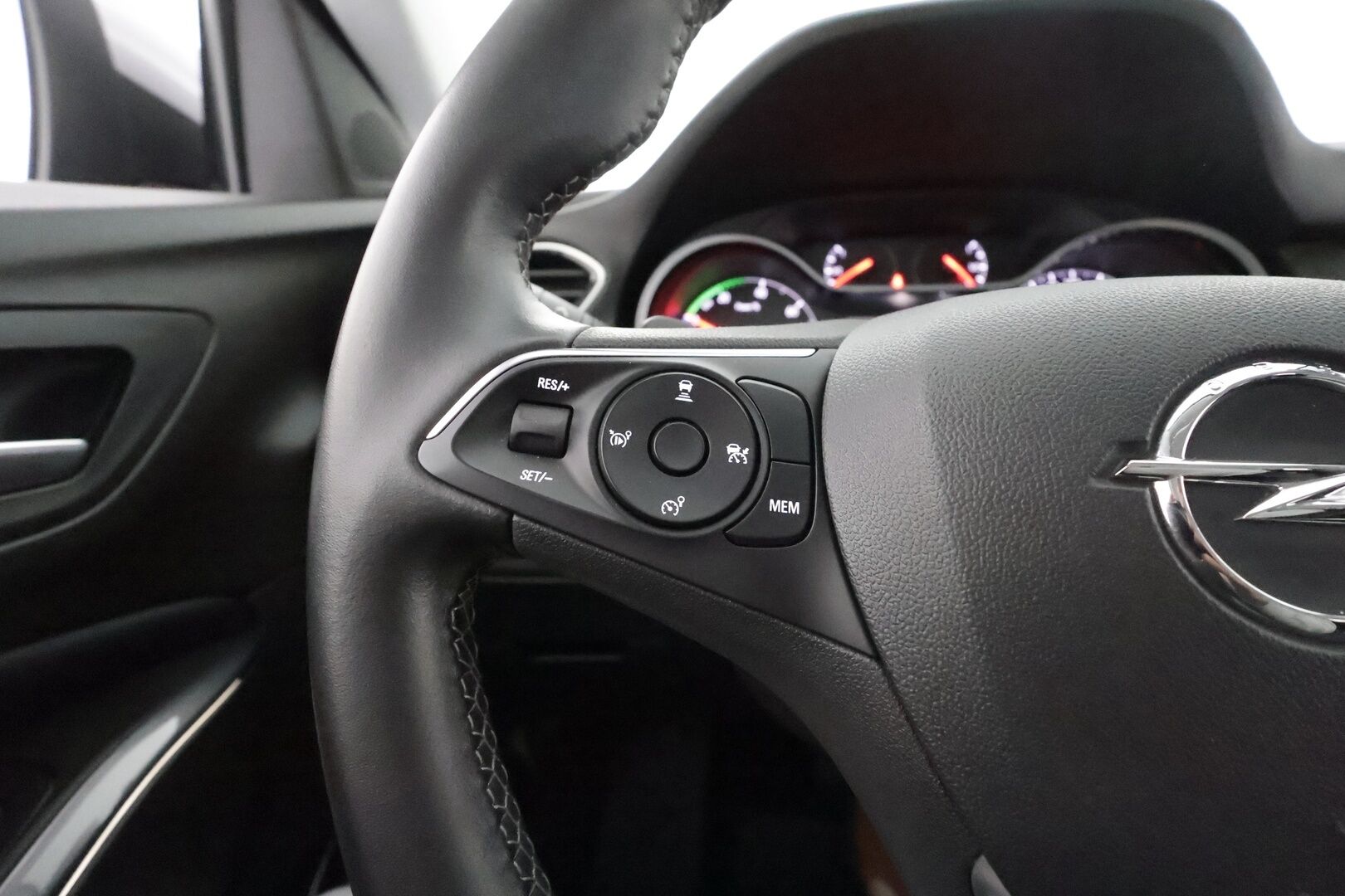 OPEL GRANDLAND X 2021 Innovation 300 PHEV AWD **Adapt. vakkari / Kaistavahti / P.kamera / Navi / Keyless / Apple&Android**