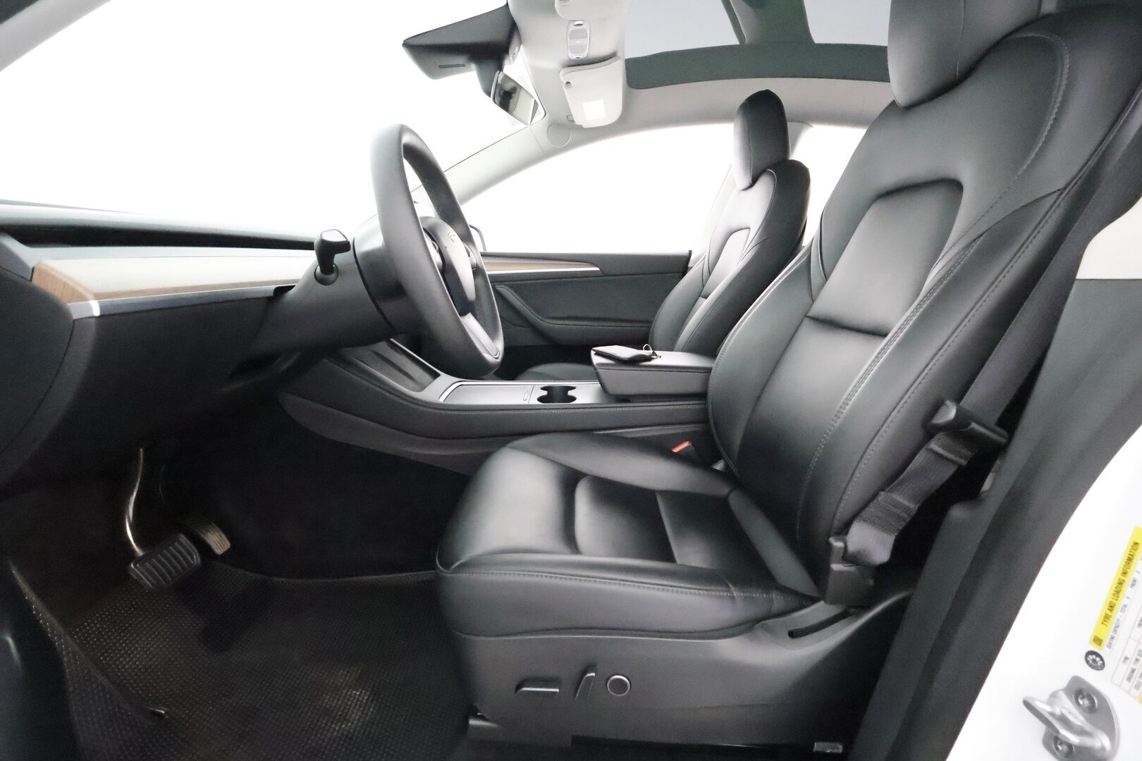 TESLA MODEL Y 2022 Long Range Dual Motor AWD *Vetokoukku / RYZEN / Lämpöpumppu / ACC / Matrix-LED / Kamera* - 3,99 % KORKOTARJOUS TÄHÄN AUTOON - Vetokoukullinen! / 1-Omisteinen Ruotsista / RYZEN