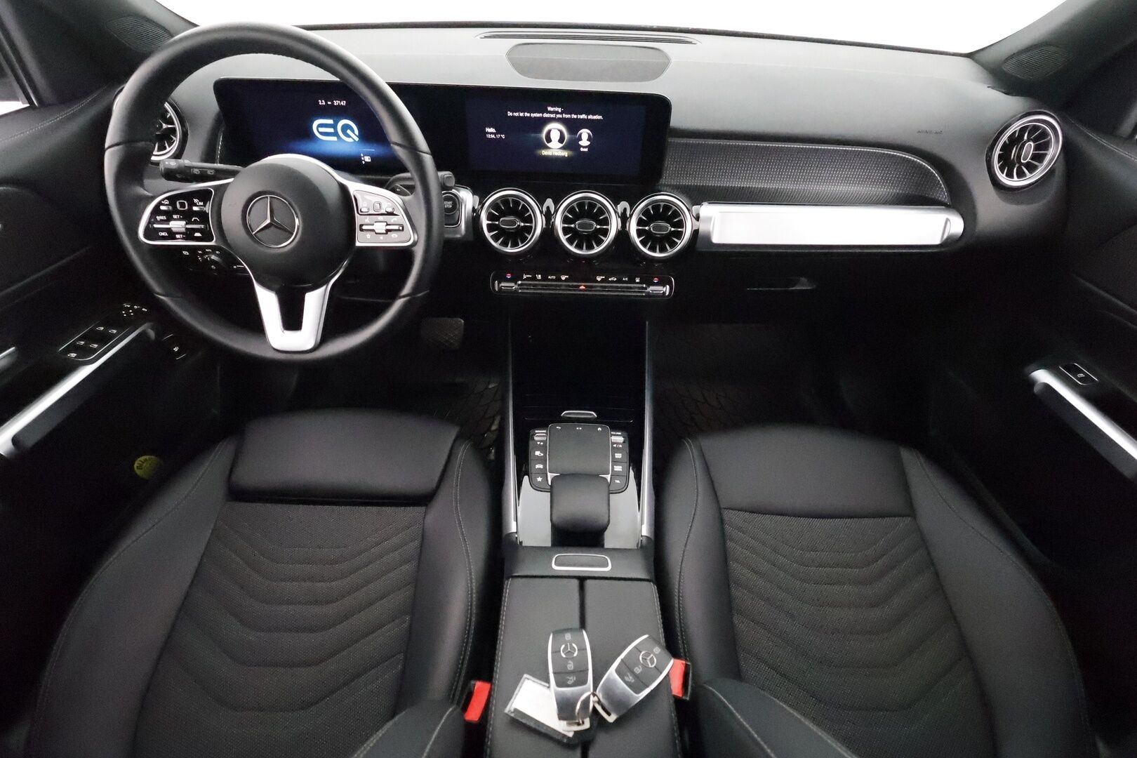 MERCEDES-BENZ EQB 2023 350 4Matic ** 7-P / Adapt.Vakkari / P.kamera / Puolinahat / LED High Performance / MB me / Keyless / Navi / 2x renkaat - 3,99 % KORKOTARJOUS TÄHÄN AUTOON - ** Alv. vähennyskelpoinen / Kahdet vanteet **