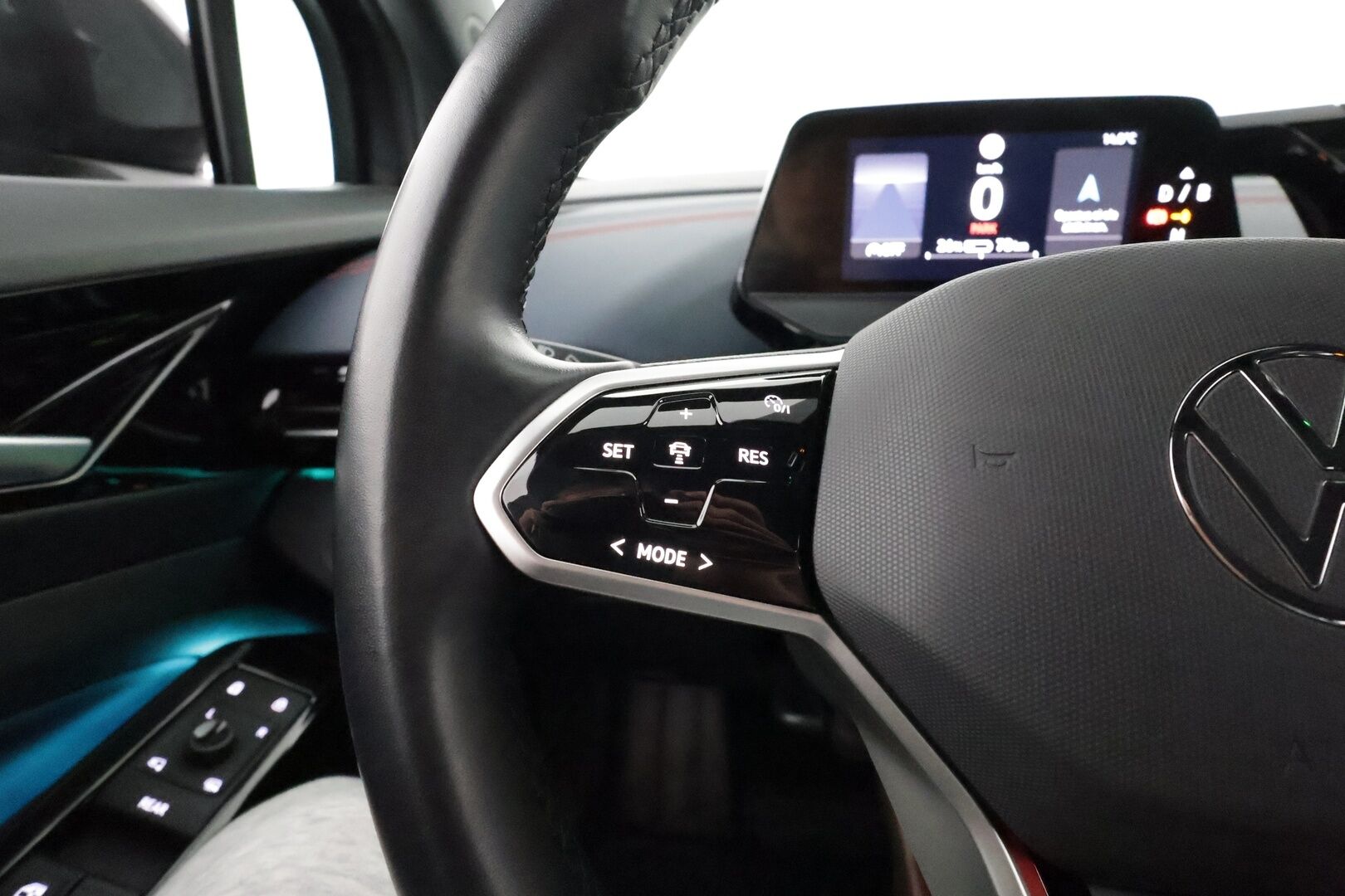 VOLKSWAGEN ID.4 2022 GTX 82kWh ** Adapt.vakkari / Lämpöpumppu / Matrix LED / P.tutkat / Sporttiset Puolinahat / Navi / Apple&Android - 3,99 % KORKOTARJOUS TÄHÄN AUTOON - Digimittari / 2x renkaat / Rattilämmitin