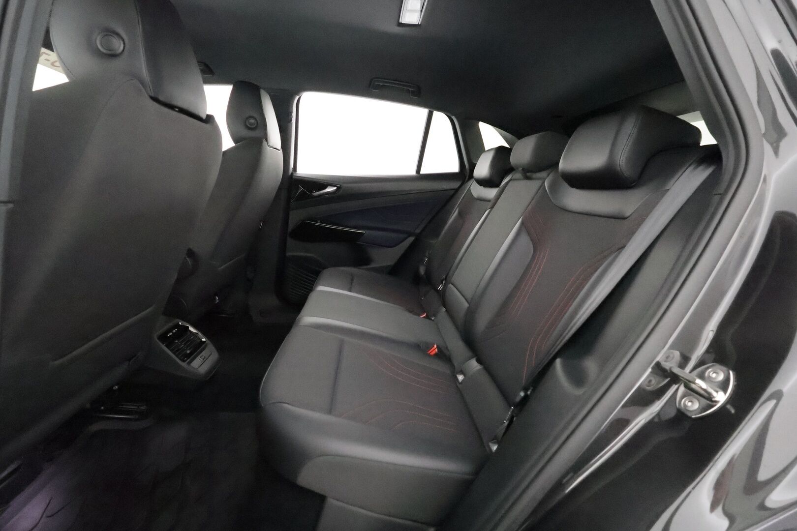 VOLKSWAGEN ID.4 2022 GTX 82kWh ** Adapt.vakkari / Lämpöpumppu / Matrix LED / P.tutkat / Sporttiset Puolinahat / Navi / Apple&Android - 3,99 % KORKOTARJOUS TÄHÄN AUTOON - Digimittari / 2x renkaat / Rattilämmitin