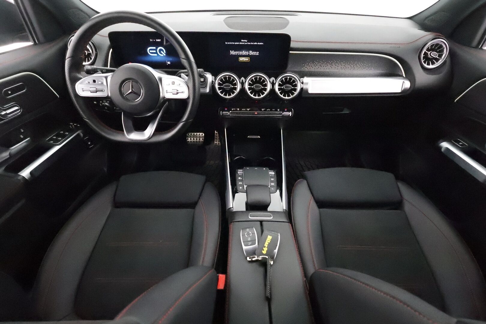MERCEDES-BENZ EQB 2023 300 4Matic AMG Line *ACC / P.kamera / Muistipenkit / LED High Performance / Nahka-alcantara sisusta / Navi* - 3,99 % KORKOTARJOUS TÄHÄN AUTOON - Akkutesti 96,73%!
