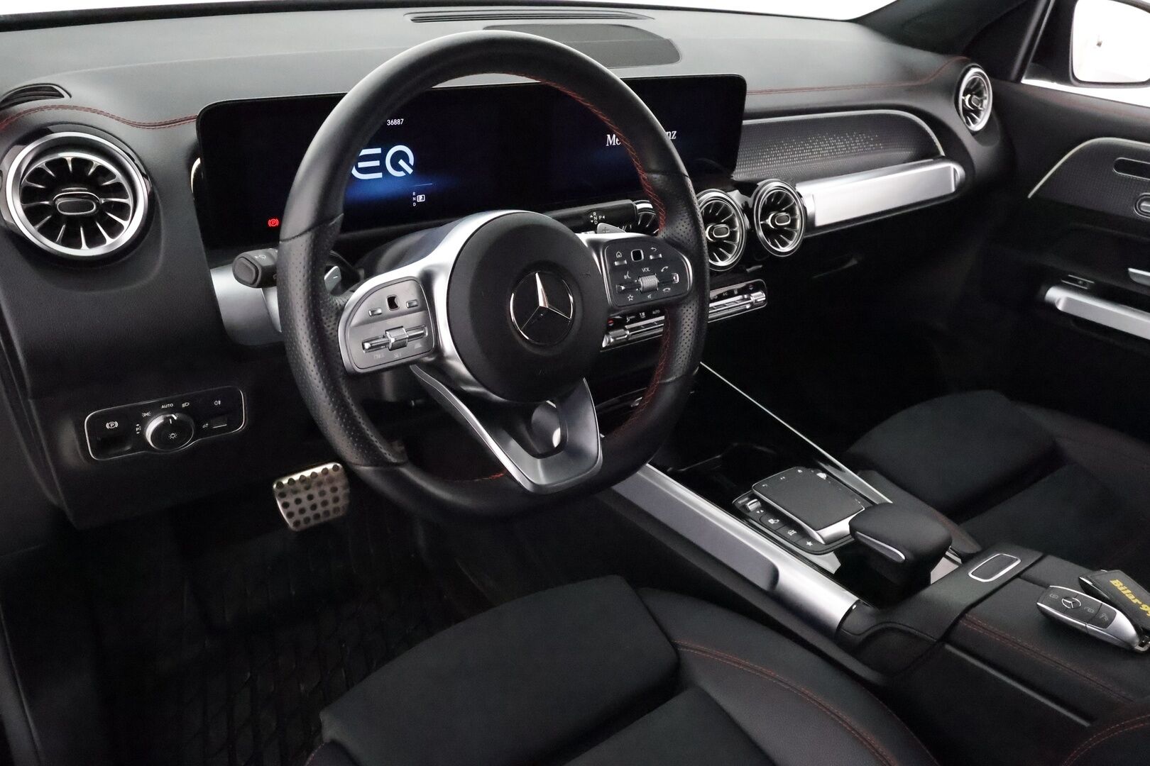 MERCEDES-BENZ EQB 2023 300 4Matic AMG Line *ACC / P.kamera / Muistipenkit / LED High Performance / Nahka-alcantara sisusta / Navi* - 3,99 % KORKOTARJOUS TÄHÄN AUTOON - Akkutesti 96,73%!