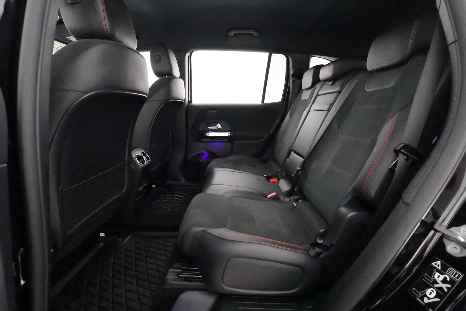 MERCEDES-BENZ EQB 2023 300 4Matic AMG Line *ACC / P.kamera / Muistipenkit / LED High Performance / Nahka-alcantara sisusta / Navi* - 3,99 % KORKOTARJOUS TÄHÄN AUTOON - Akkutesti 96,73%!
