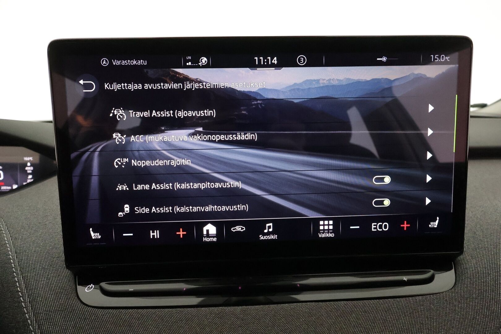 SKODA ENYAQ 2022 80x 4x4 iV **Lämpöpumppu / Koukku / Adapt.Vakkari / Matrix-LED / P. Kamera / Muistipenkki / Navi / Kaistavahti** - 3,99 % KORKOTARJOUS TÄHÄN AUTOON - Digimittaristo / 3-Alueinen AC / KeylessGO / 2x Renkaat