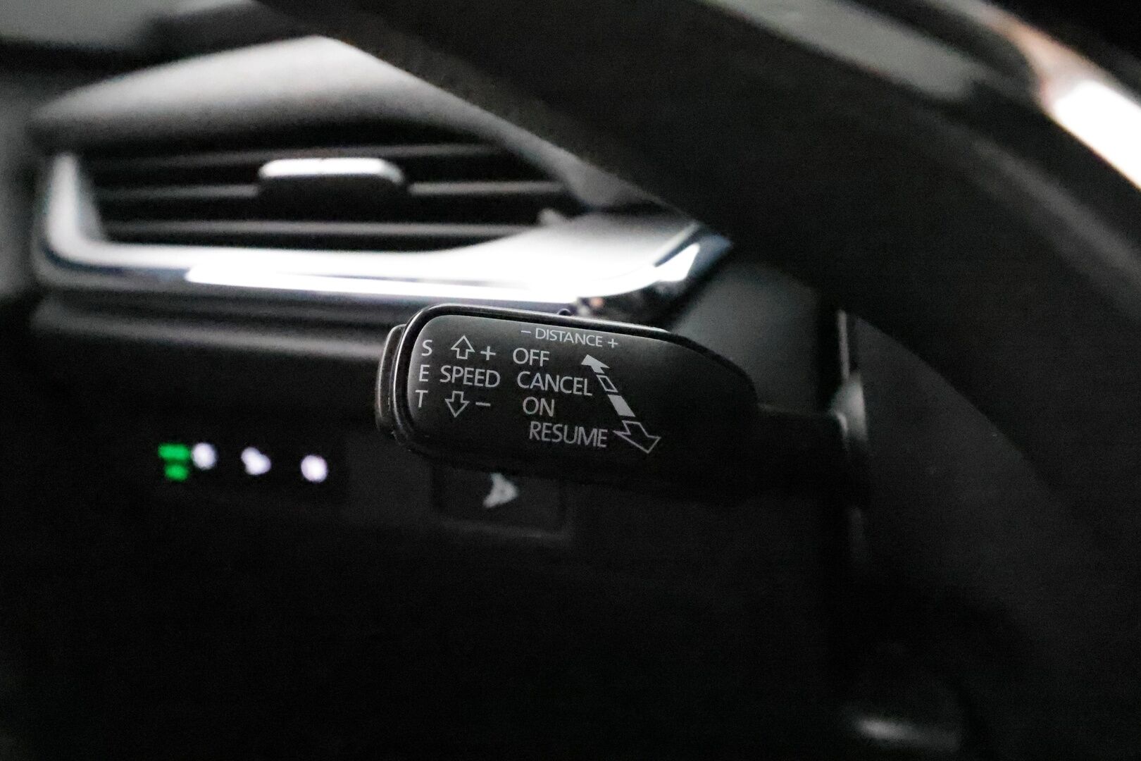 SKODA ENYAQ 2022 80x 4x4 iV **Lämpöpumppu / Koukku / Adapt.Vakkari / Matrix-LED / P. Kamera / Muistipenkki / Navi / Kaistavahti** - 3,99 % KORKOTARJOUS TÄHÄN AUTOON - Digimittaristo / 3-Alueinen AC / KeylessGO / 2x Renkaat