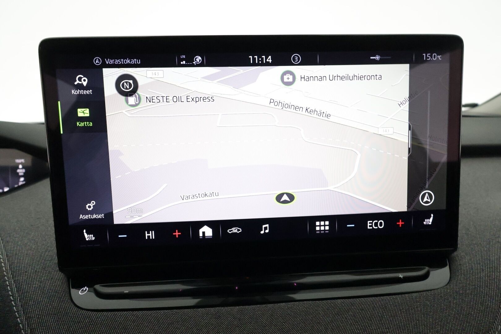 SKODA ENYAQ 2022 80x 4x4 iV **Lämpöpumppu / Koukku / Adapt.Vakkari / Matrix-LED / P. Kamera / Muistipenkki / Navi / Kaistavahti** - 3,99 % KORKOTARJOUS TÄHÄN AUTOON - Digimittaristo / 3-Alueinen AC / KeylessGO / 2x Renkaat