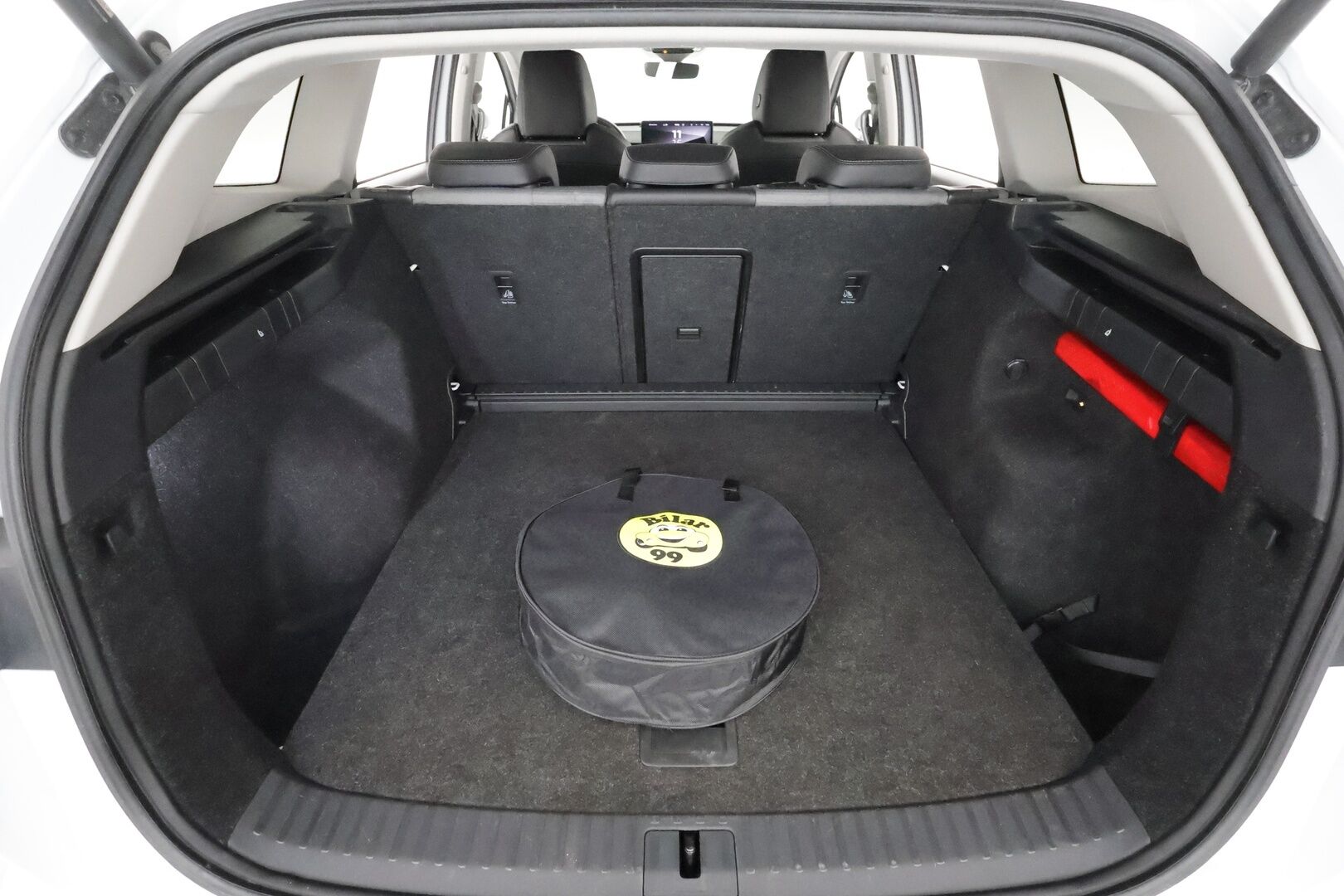 SKODA ENYAQ 2022 80x 4x4 iV **Lämpöpumppu / Koukku / Adapt.Vakkari / Matrix-LED / P. Kamera / Muistipenkki / Navi / Kaistavahti** - 3,99 % KORKOTARJOUS TÄHÄN AUTOON - Digimittaristo / 3-Alueinen AC / KeylessGO / 2x Renkaat