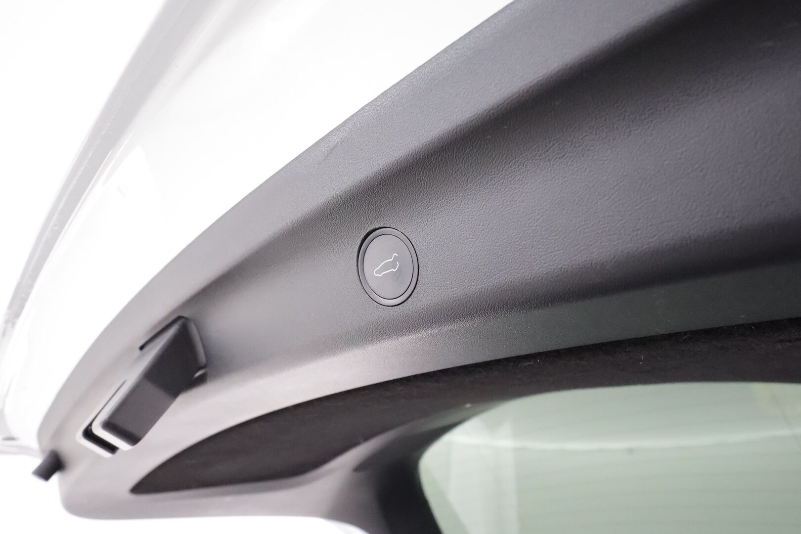 TESLA MODEL Y 2022 Long Range AWD Ryzen AMD **Lasikatto / Lämpöpumppu / Adapt.Vakkari / Matrix-LED / P. Kamera / Navi / Kaistavahti** - 3,99 % KORKOTARJOUS TÄHÄN AUTOON - Premium Audio / KeylessGO / 2x Renkaat