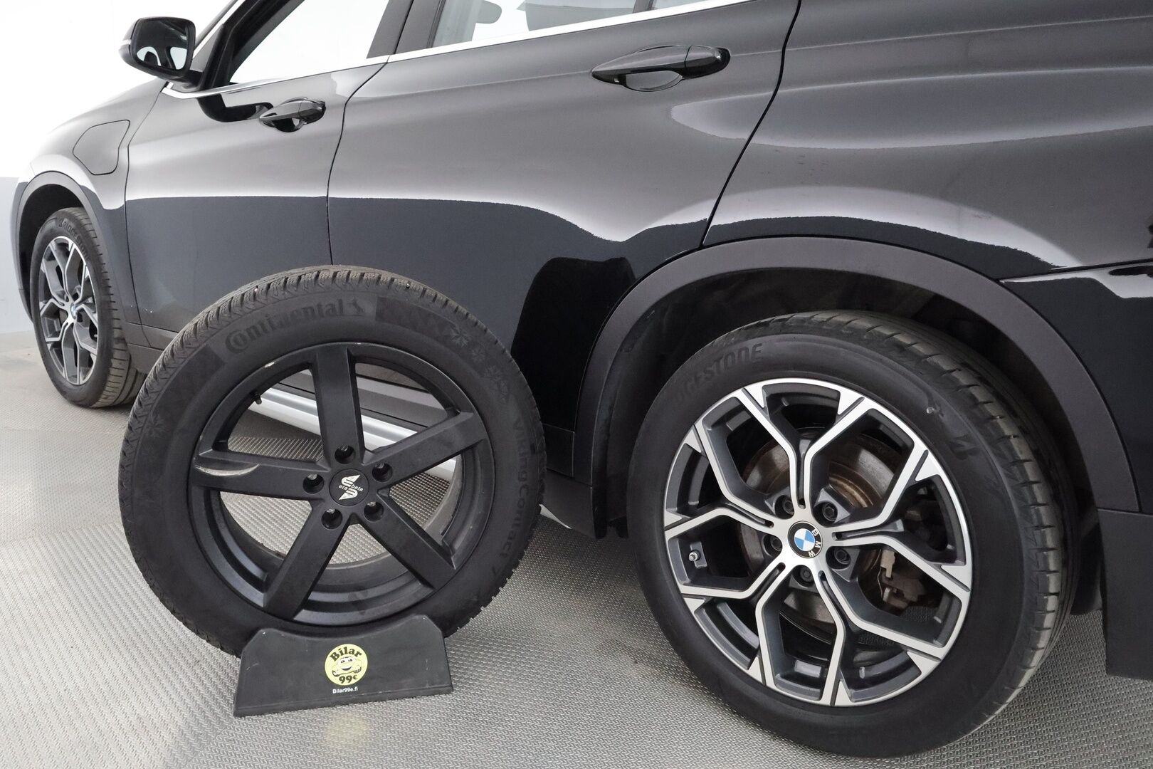 BMW X1 2022 F48 xDrive25e A Business xLine - HUD / Vetokoukku / Navigointi / LED / Puolinahkasisusta / Lisälämmitin / Merkkihuollot!