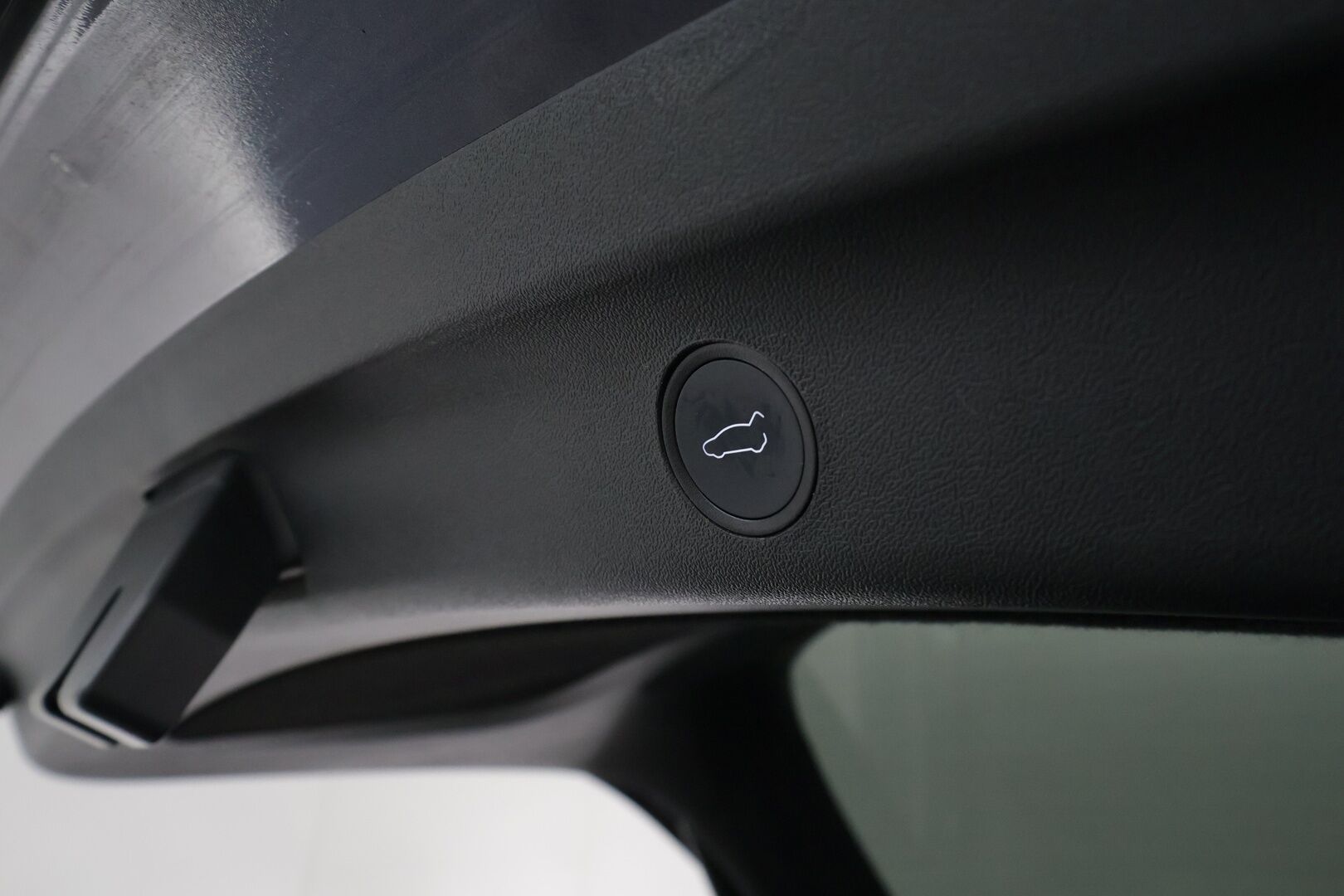 TESLA MODEL Y 2022 Long Range AWD Ryzen AMD **Lasikatto / Lämpöpumppu / Koukku / Adapt.Vakkari / Matrix-LED / P.Kamera / Navi** - 3,99 % KORKOTARJOUS TÄHÄN AUTOON - Nahkaverhoilu / Kaistavahti / Premium Audio / KeylessGO / 2x Renkaat