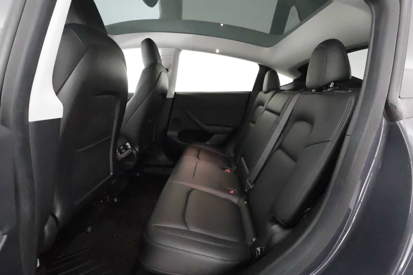 TESLA MODEL Y 2022 Long Range AWD Ryzen AMD **Lasikatto / Lämpöpumppu / Koukku / Adapt.Vakkari / Matrix-LED / P.Kamera / Navi** - 3,99 % KORKOTARJOUS TÄHÄN AUTOON - Nahkaverhoilu / Kaistavahti / Premium Audio / KeylessGO / 2x Renkaat