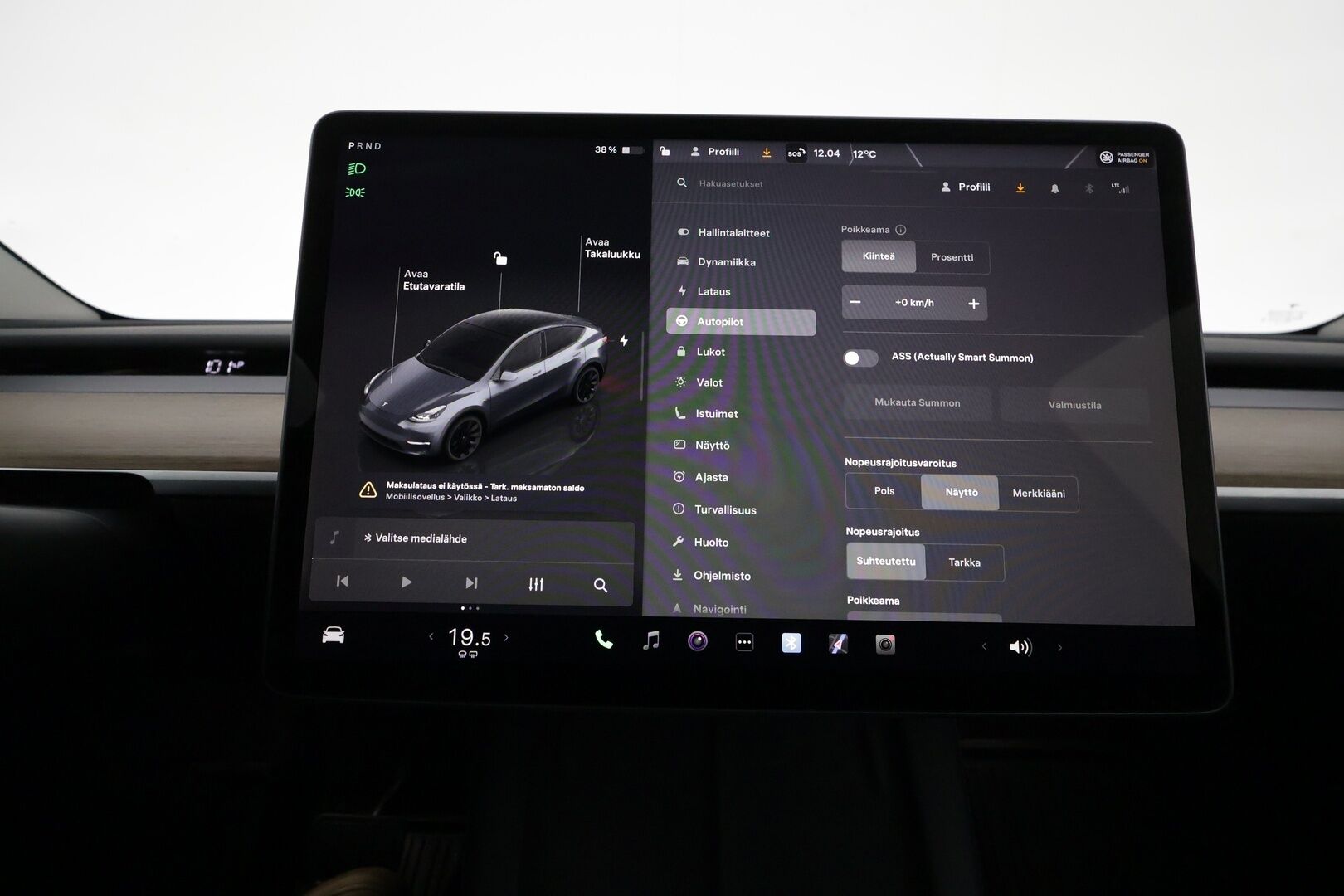 TESLA MODEL Y 2022 Long Range AWD Ryzen AMD **Lasikatto / Lämpöpumppu / Koukku / Adapt.Vakkari / Matrix-LED / P.Kamera / Navi** - 3,99 % KORKOTARJOUS TÄHÄN AUTOON - Nahkaverhoilu / Kaistavahti / Premium Audio / KeylessGO / 2x Renkaat