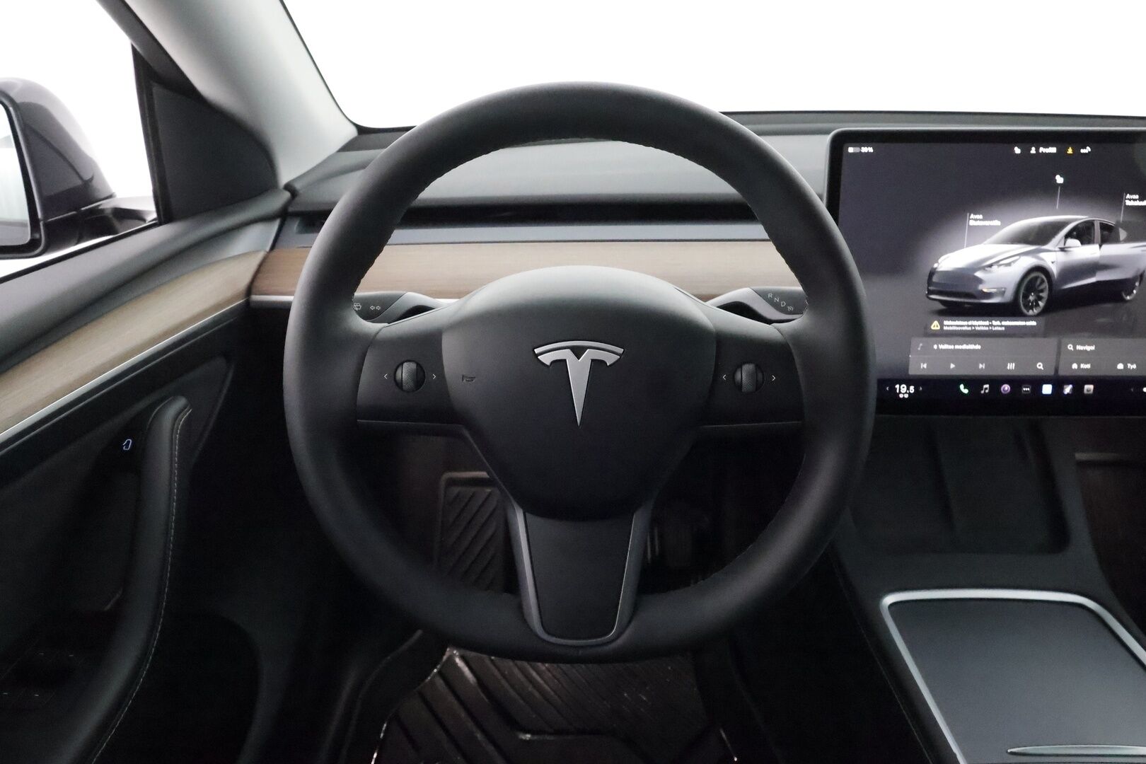 TESLA MODEL Y 2022 Long Range AWD Ryzen AMD **Lasikatto / Lämpöpumppu / Koukku / Adapt.Vakkari / Matrix-LED / P.Kamera / Navi** - 3,99 % KORKOTARJOUS TÄHÄN AUTOON - Nahkaverhoilu / Kaistavahti / Premium Audio / KeylessGO / 2x Renkaat