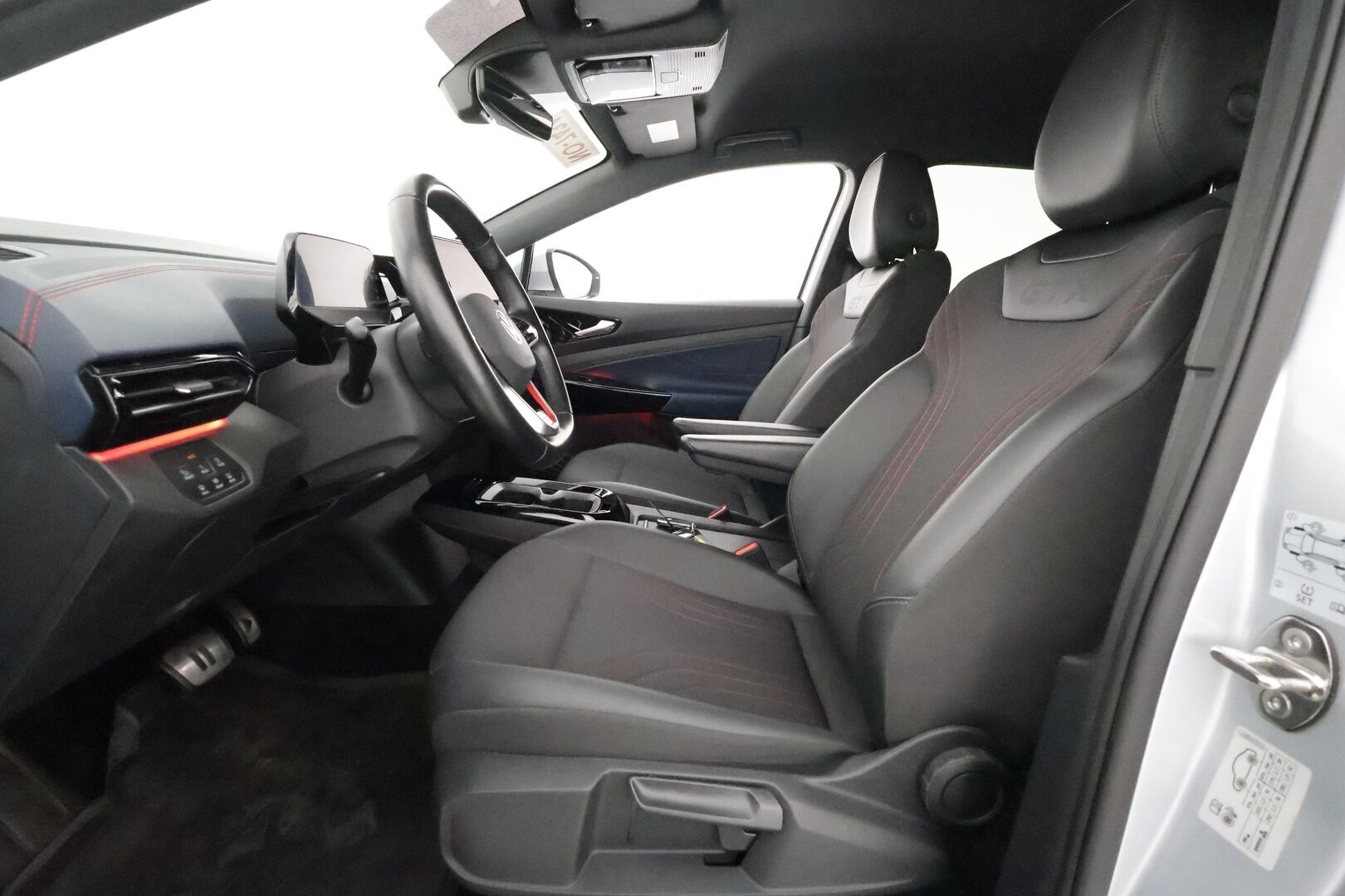 VOLKSWAGEN ID.5 2022 GTX Dual Motor AWD Business **Lämpöpumppu / Koukku / Adapt.Vakkari / Matrix-LED / P.Kamera / Navi / Kaistavahti** - 3,99 % KORKOTARJOUS TÄHÄN AUTOON - Digimittaristo / KeylessGO / 2x Renkaat