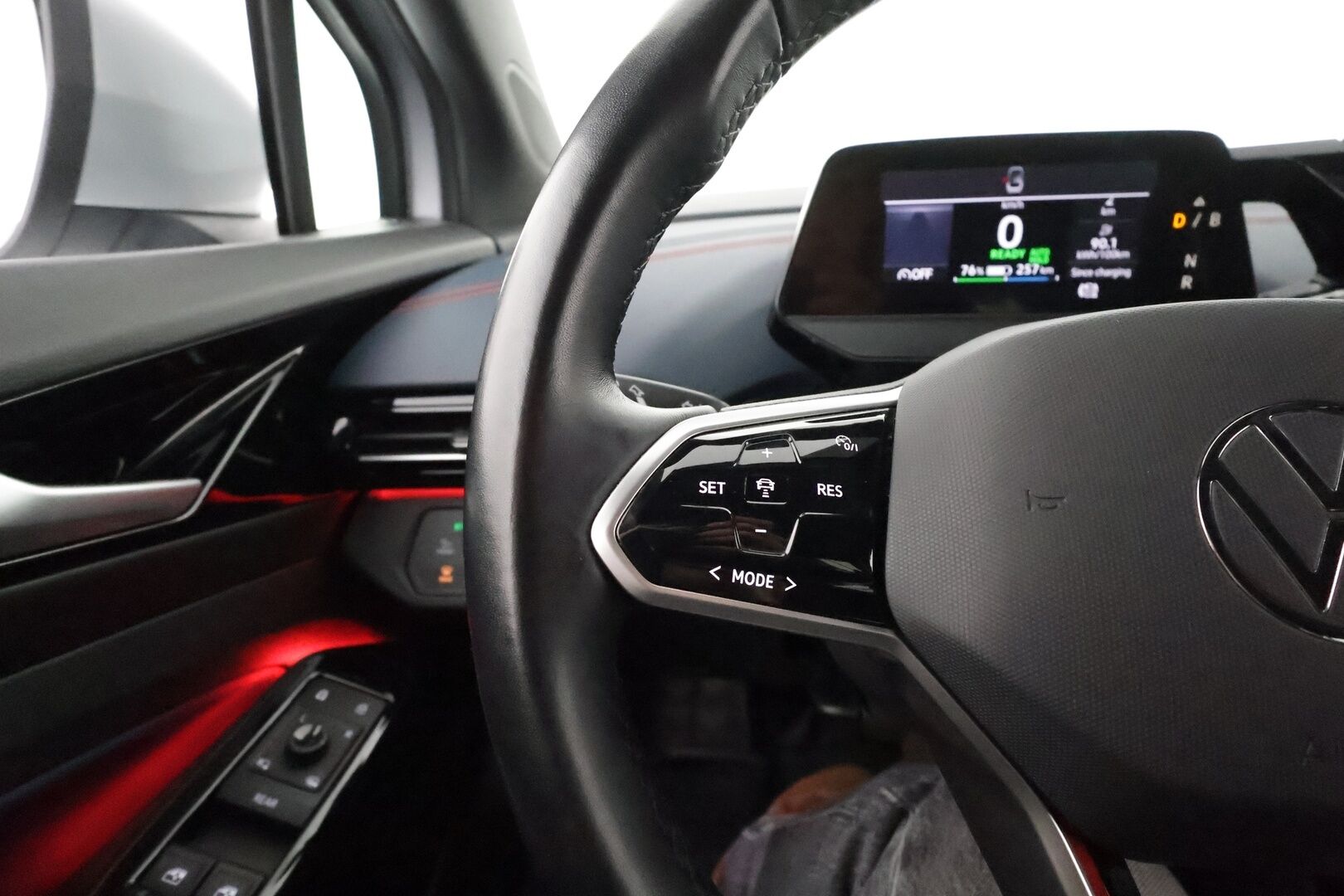 VOLKSWAGEN ID.5 2022 GTX Dual Motor AWD Business **Lämpöpumppu / Koukku / Adapt.Vakkari / Matrix-LED / P.Kamera / Navi / Kaistavahti** - 3,99 % KORKOTARJOUS TÄHÄN AUTOON - Digimittaristo / KeylessGO / 2x Renkaat
