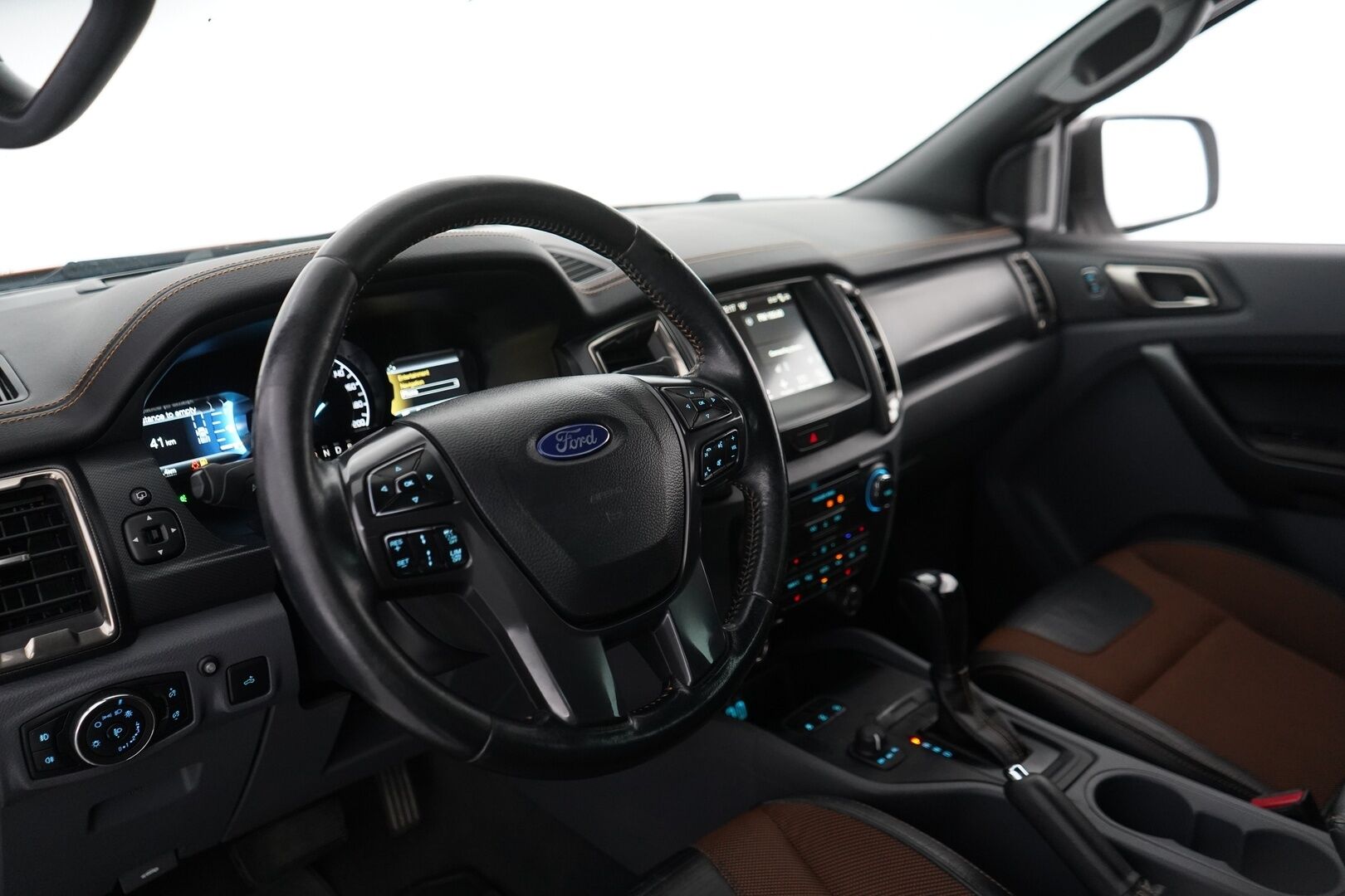 FORD RANGER 2018 3.2tdci 4X4 Wildtrak *Webasto / Koukku / ACC / P.Kamera / Kaistavahti / Navi / LED-lisävalo* - LUE ILMOITUS! / Merkkihuollot / Kahdet Fordin Alumiinivanteet / Alpha Lavaste / Alv