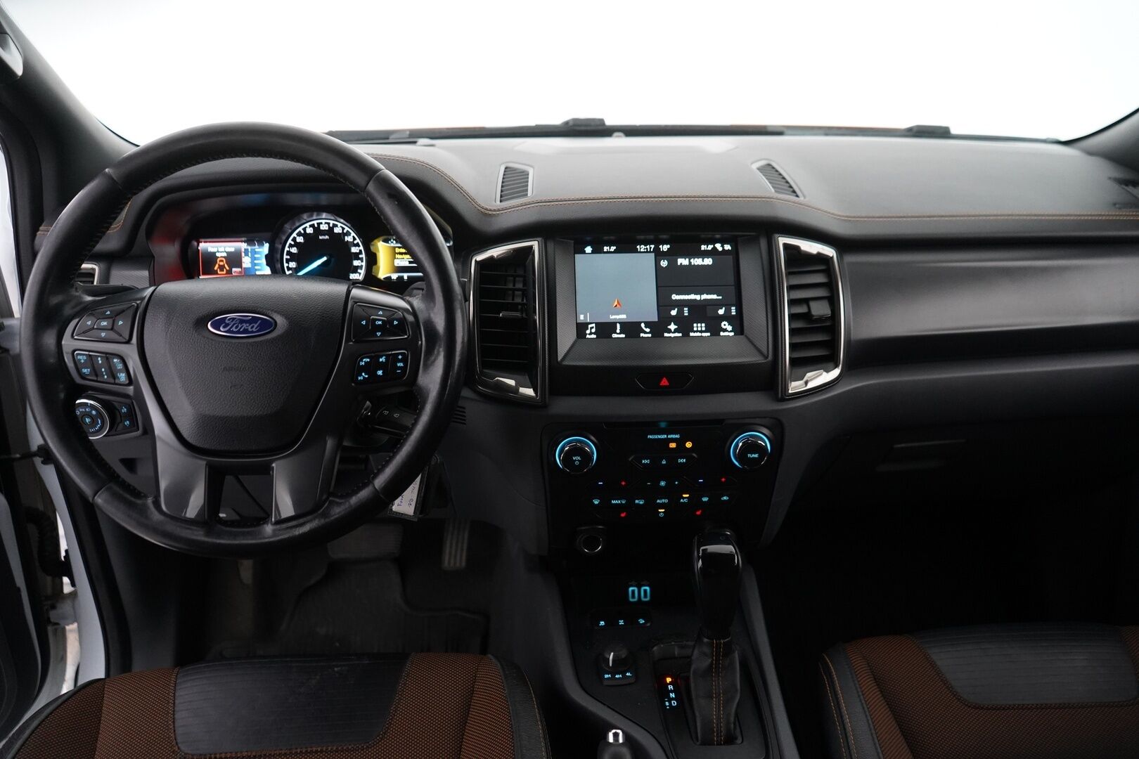 FORD RANGER 2018 3.2tdci 4X4 Wildtrak *Webasto / Koukku / ACC / P.Kamera / Kaistavahti / Navi / LED-lisävalo / 2x Renkaat* - 3,99 % KORKOTARJOUS TÄHÄN AUTOON - Merkkihuollot / Kahdet Fordin Alumiinivanteet / Alpha Lavaste