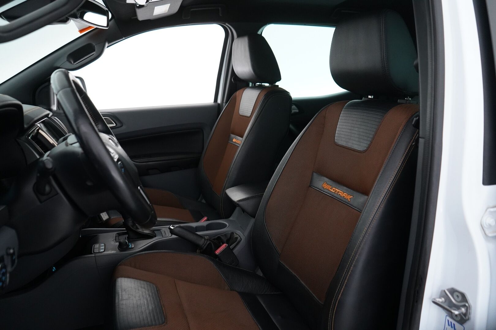 FORD RANGER 2018 3.2tdci 4X4 Wildtrak *Webasto / Koukku / ACC / P.Kamera / Kaistavahti / Navi / LED-lisävalo / 2x Renkaat* - 3,99 % KORKOTARJOUS TÄHÄN AUTOON - Merkkihuollot / Kahdet Fordin Alumiinivanteet / Alpha Lavaste